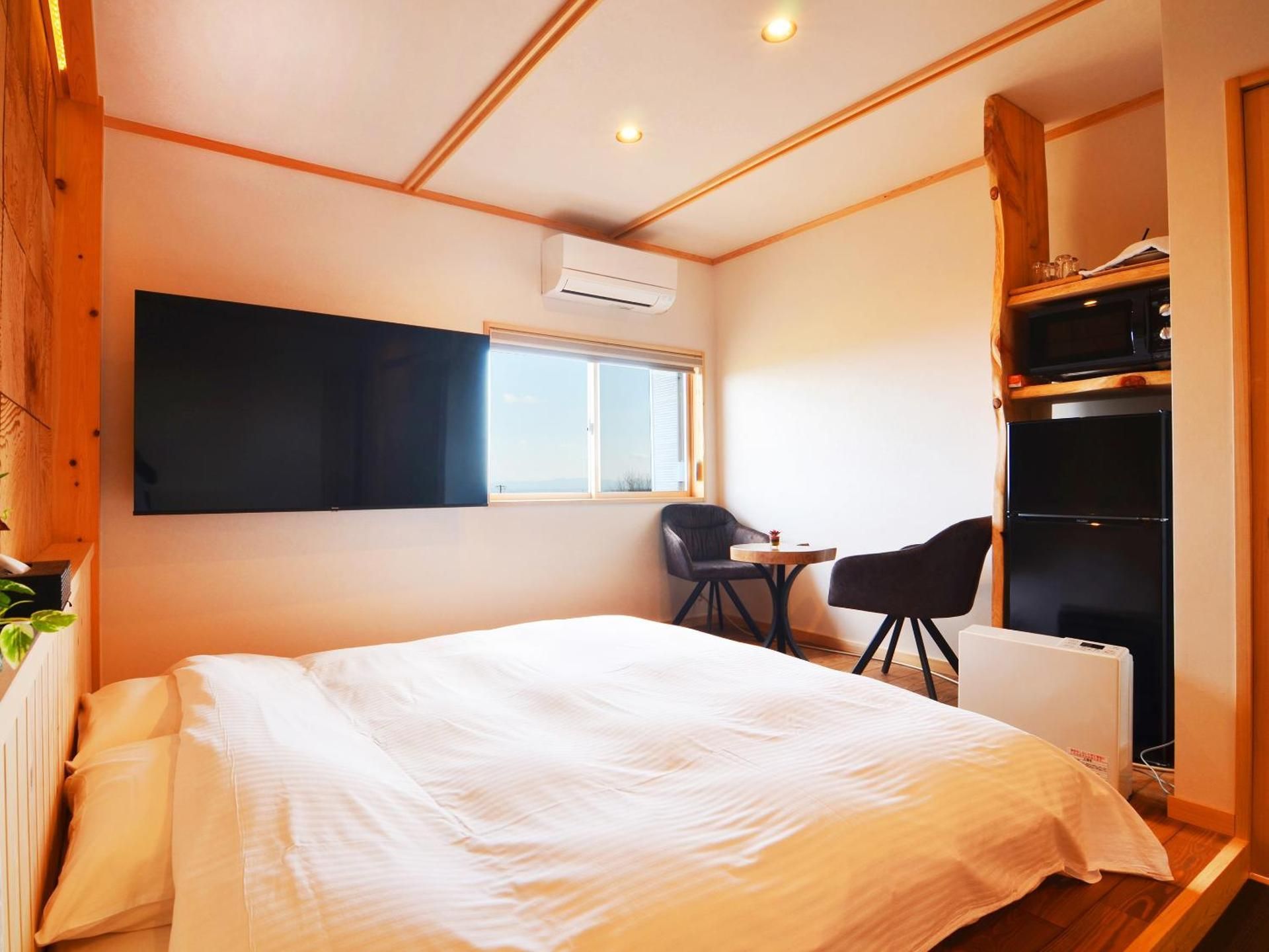 Quadruple Room with Private Bathroom