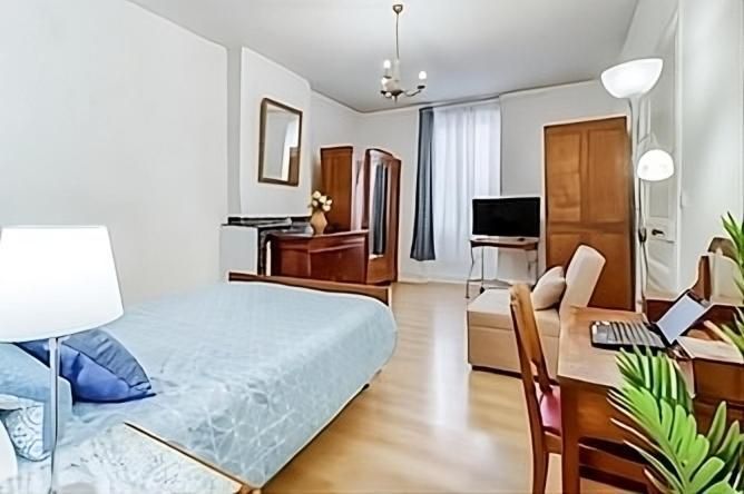 One-Bedroom Apartment with Garden