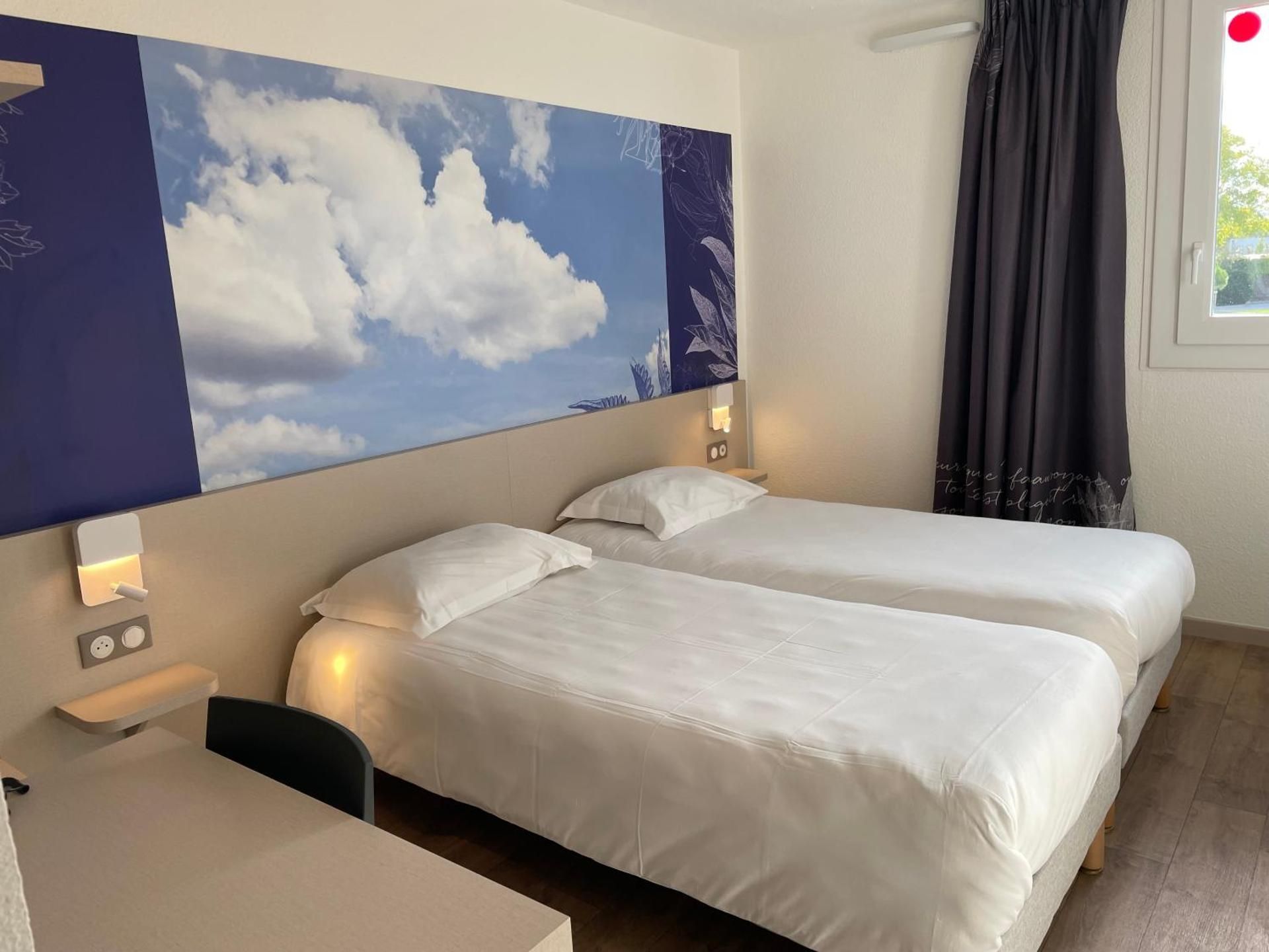 2 Single Beds