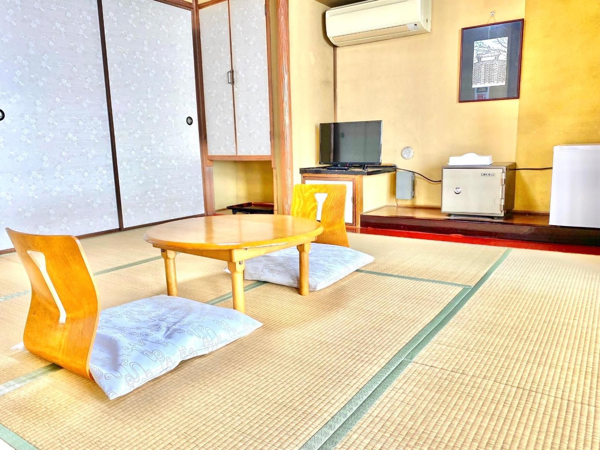 Economy Japanese Style Room