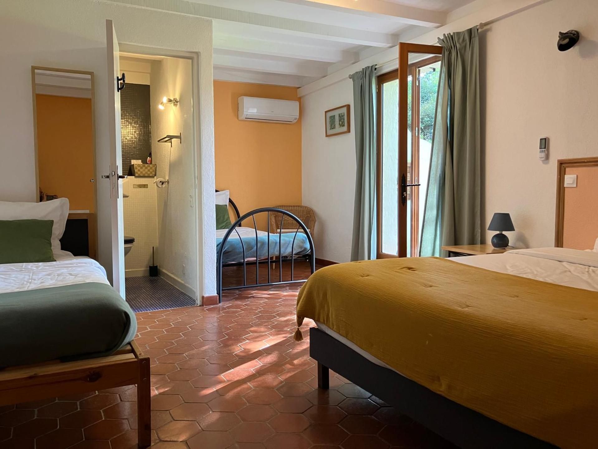 Quadruple Room with Terrace