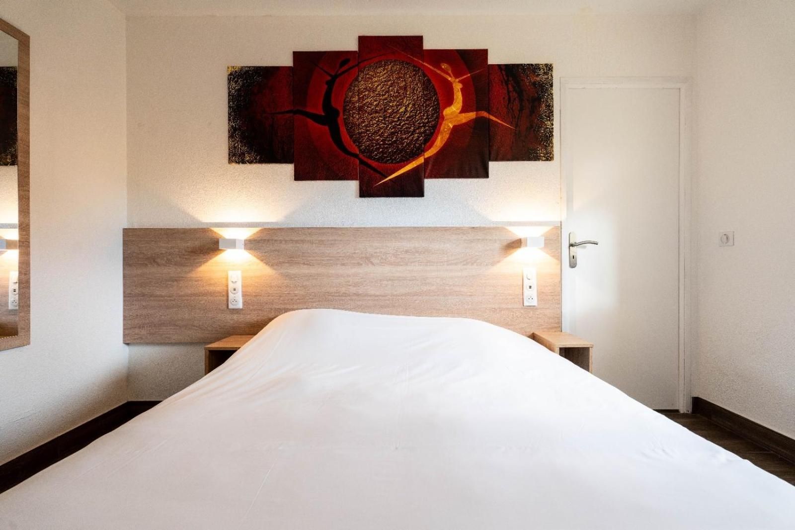 Kyriad Direct Brignoles - Provence Verte Superior Double Room 2