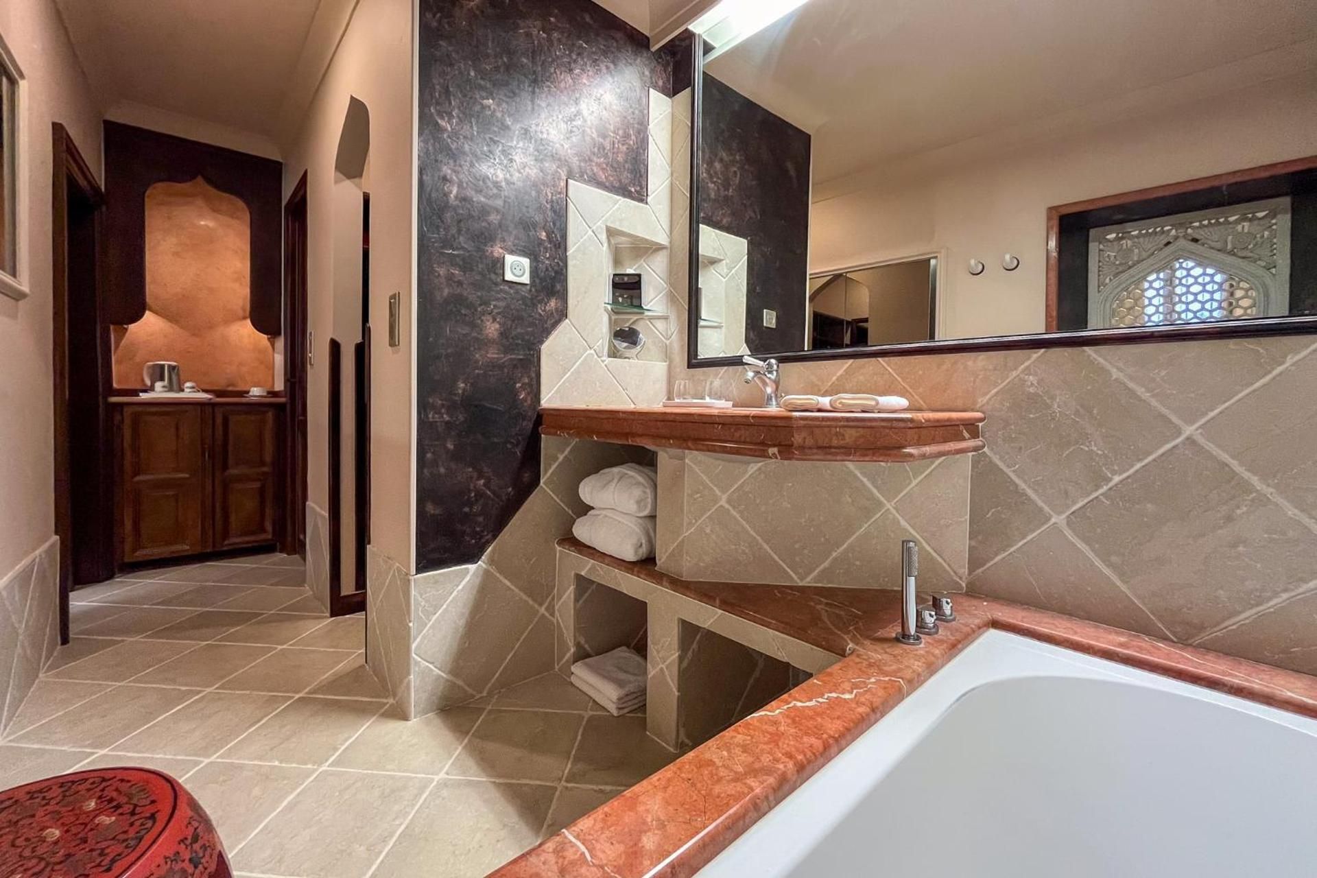 Deluxe Queen Room