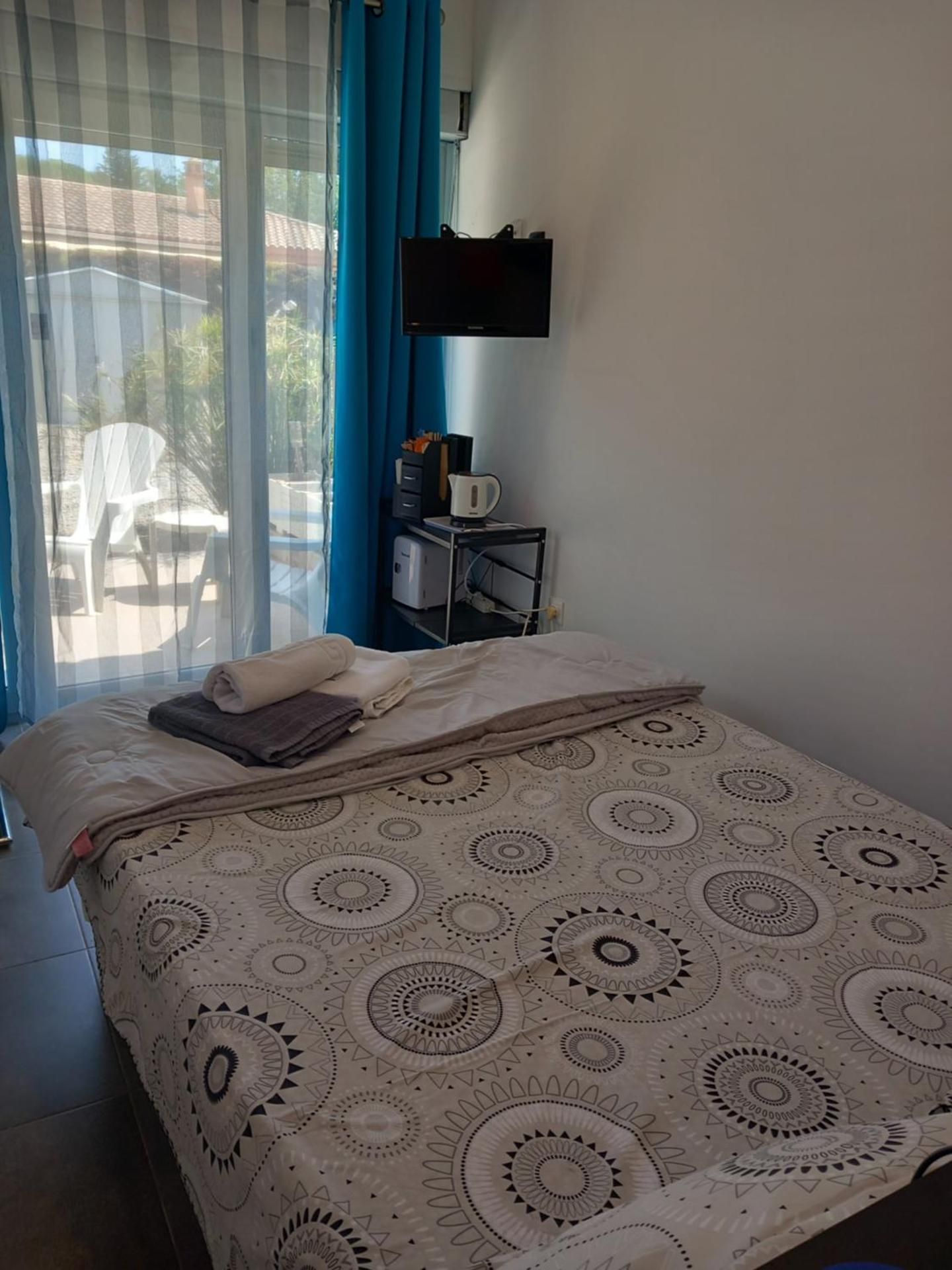 Les Lezards 2 au Soleil Draguignan Large Double Room 2