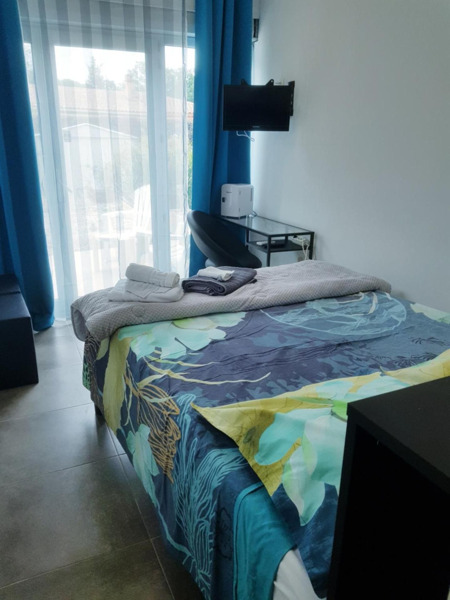 Les Lezards 2 au Soleil Draguignan Large Double Room