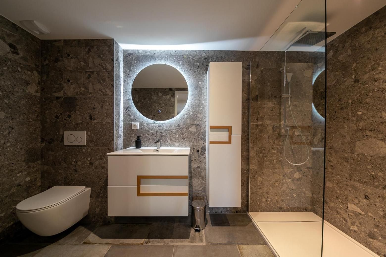 Deluxe Double Room with Shower