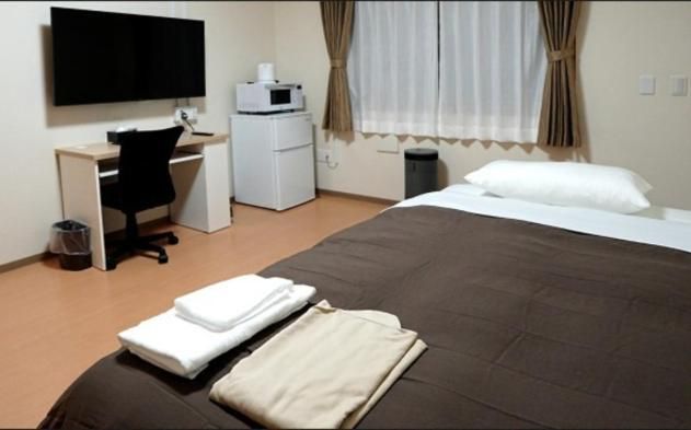 Single Room with Private Toilet - Shared Bathroom