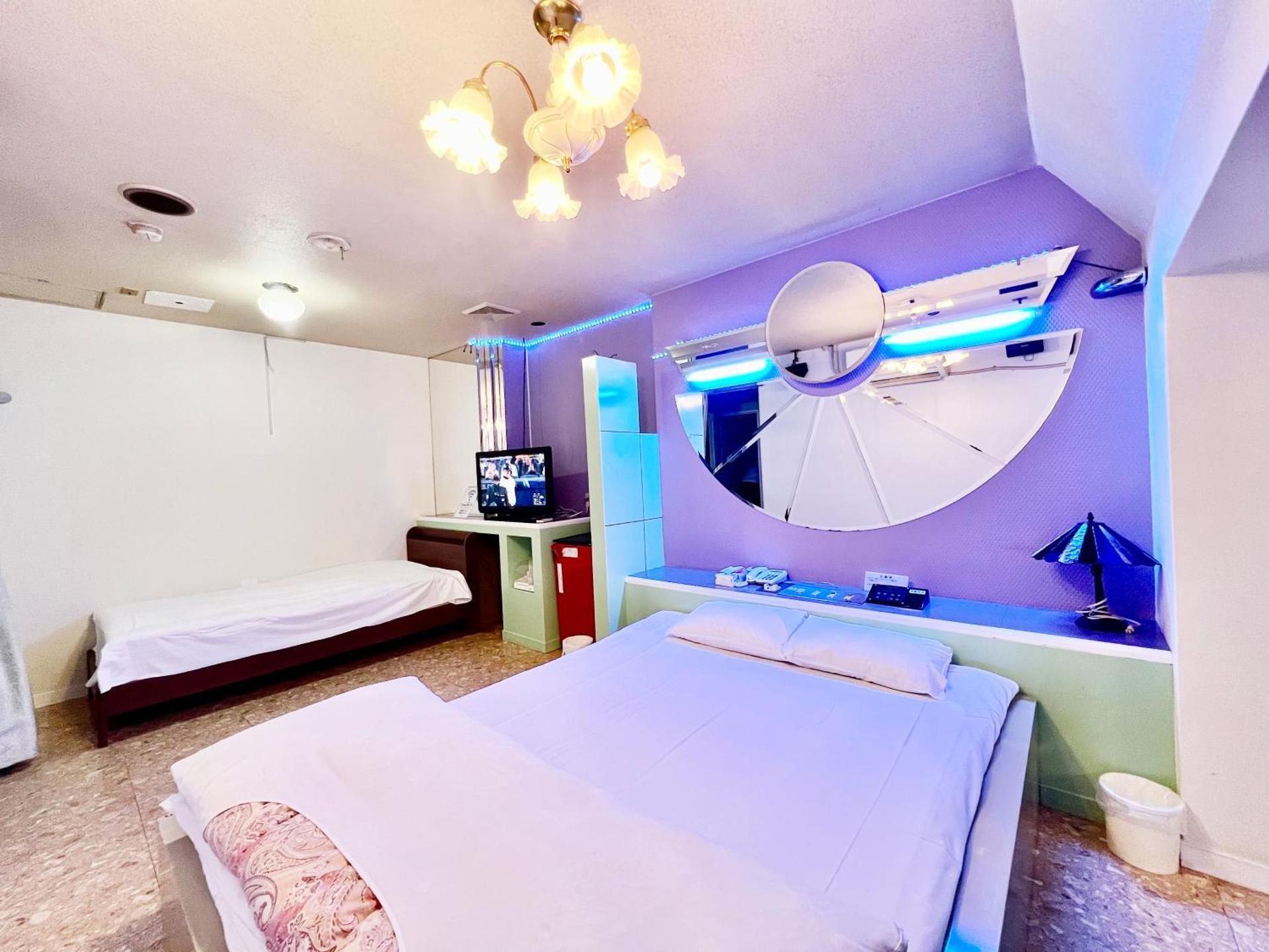 Economy Triple Room