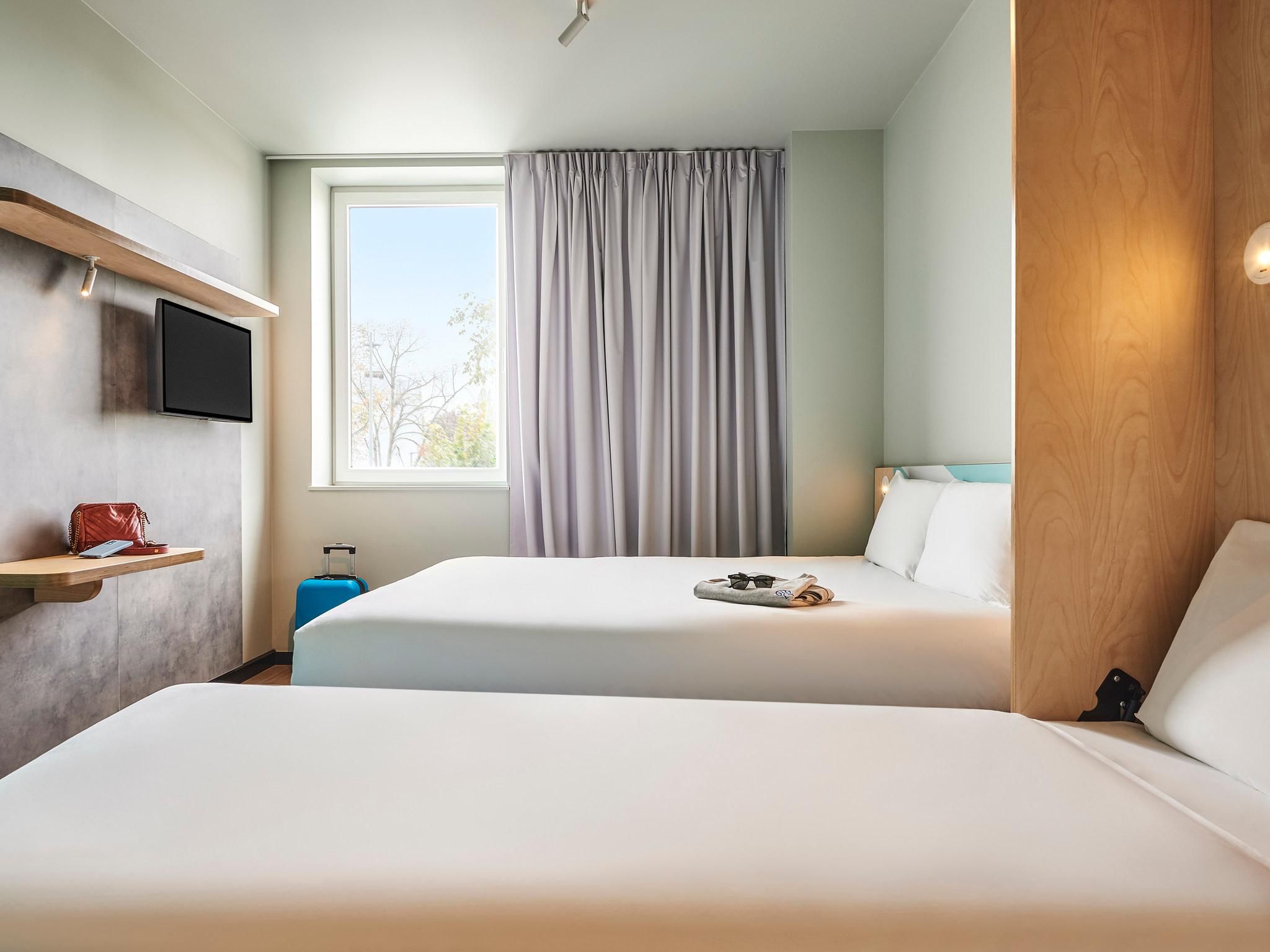 ibis budget Nancy Laxou Triple Room with 1 Double Bed and 1 Single Bed 2