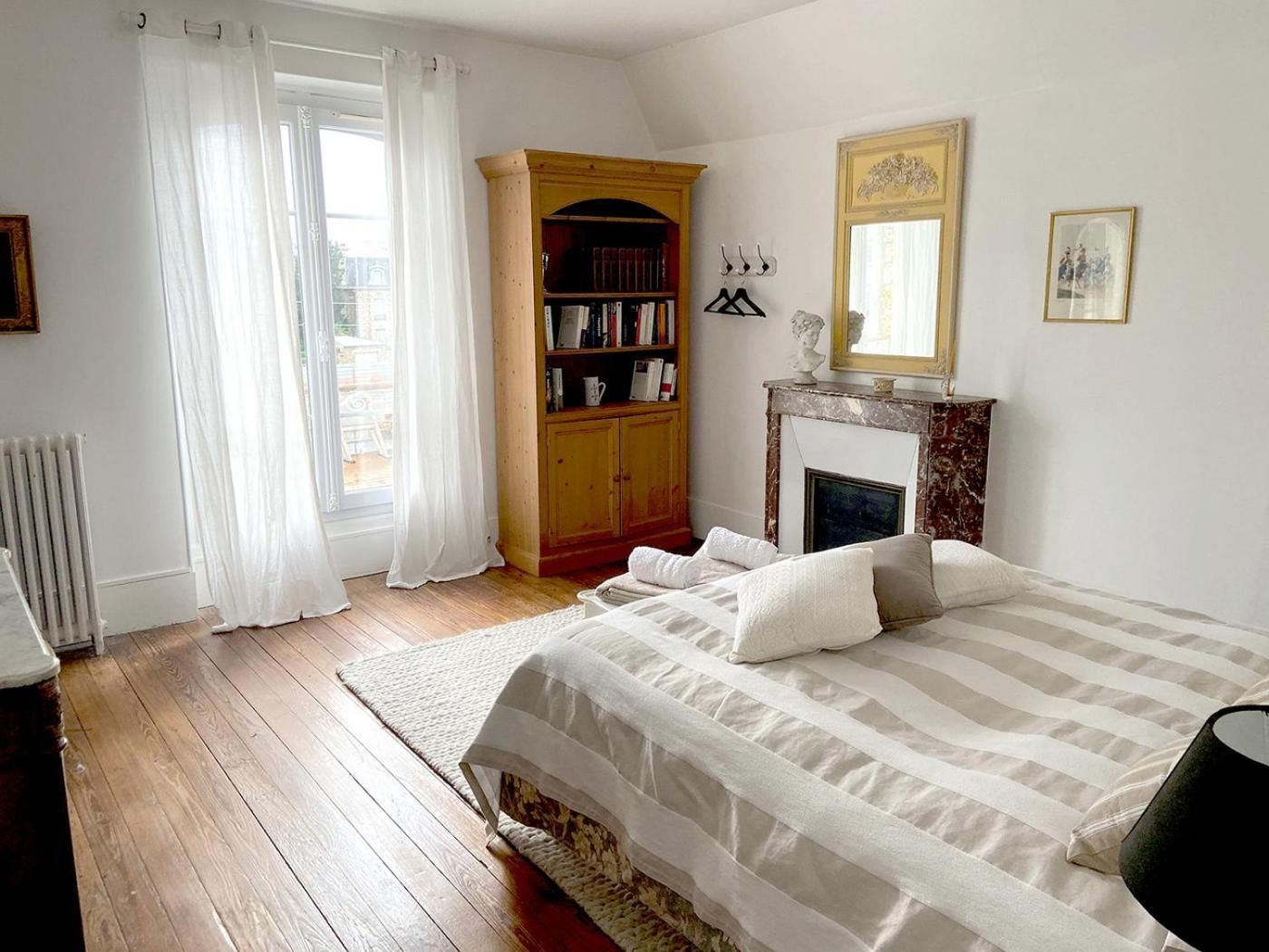 Queen Room