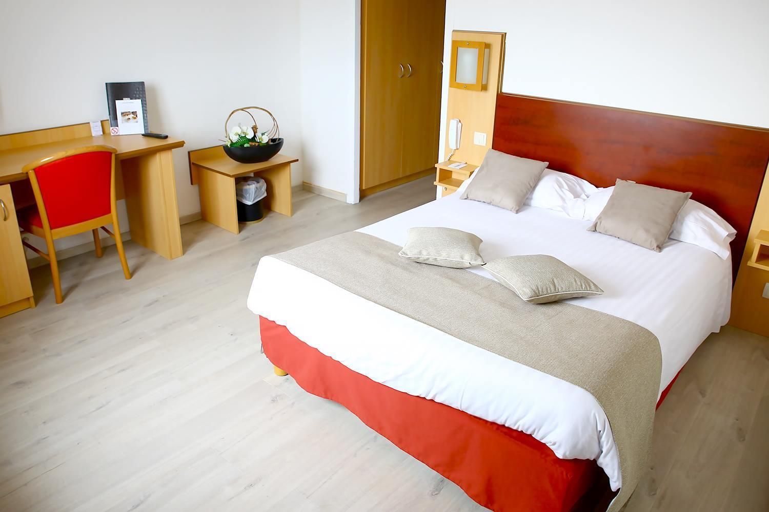 Double or Twin Room Upper Floor - City View
