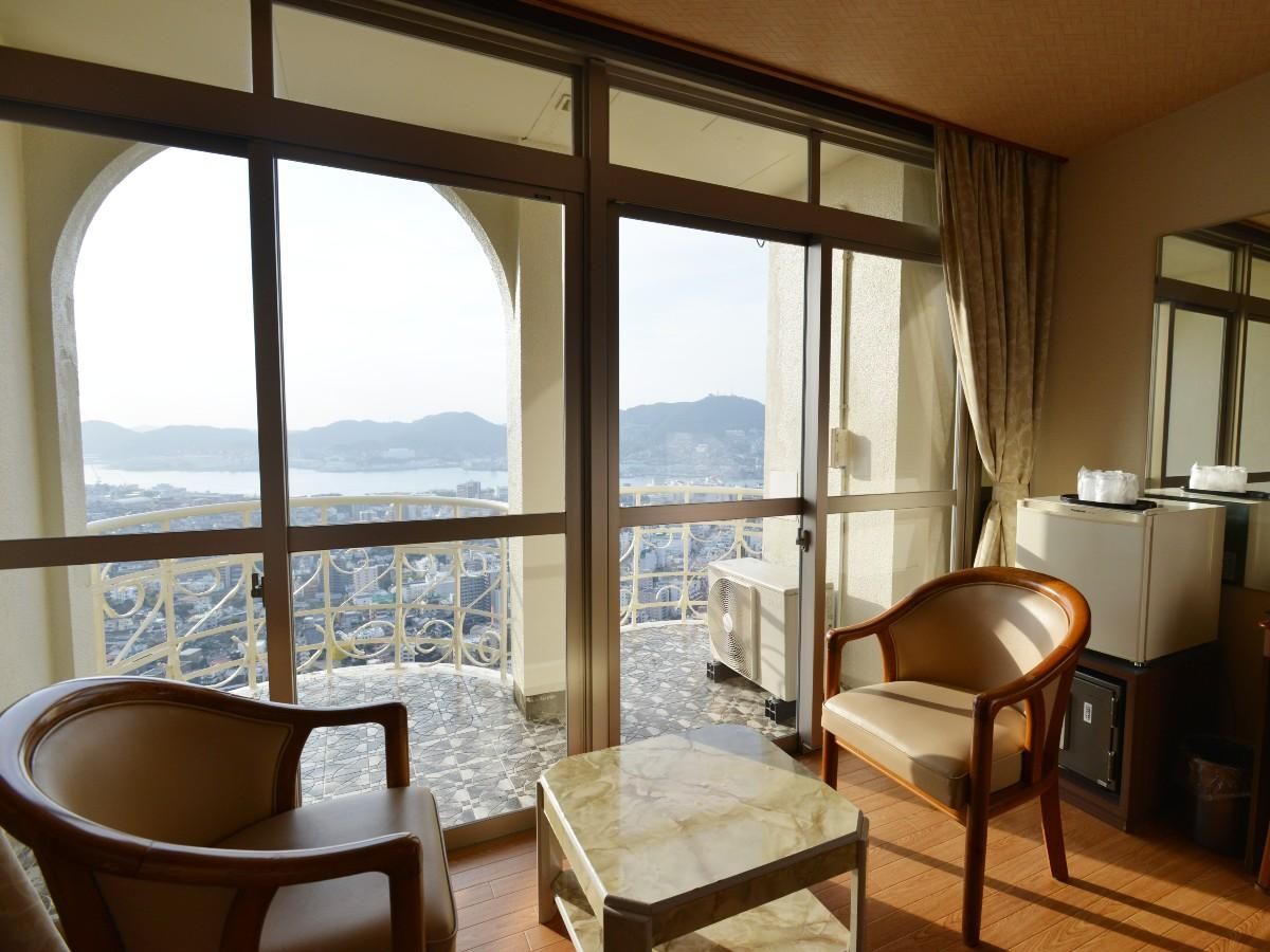 Main Wing Portside Japanese Style Room with 12.5 Tatami - Non-Smoking