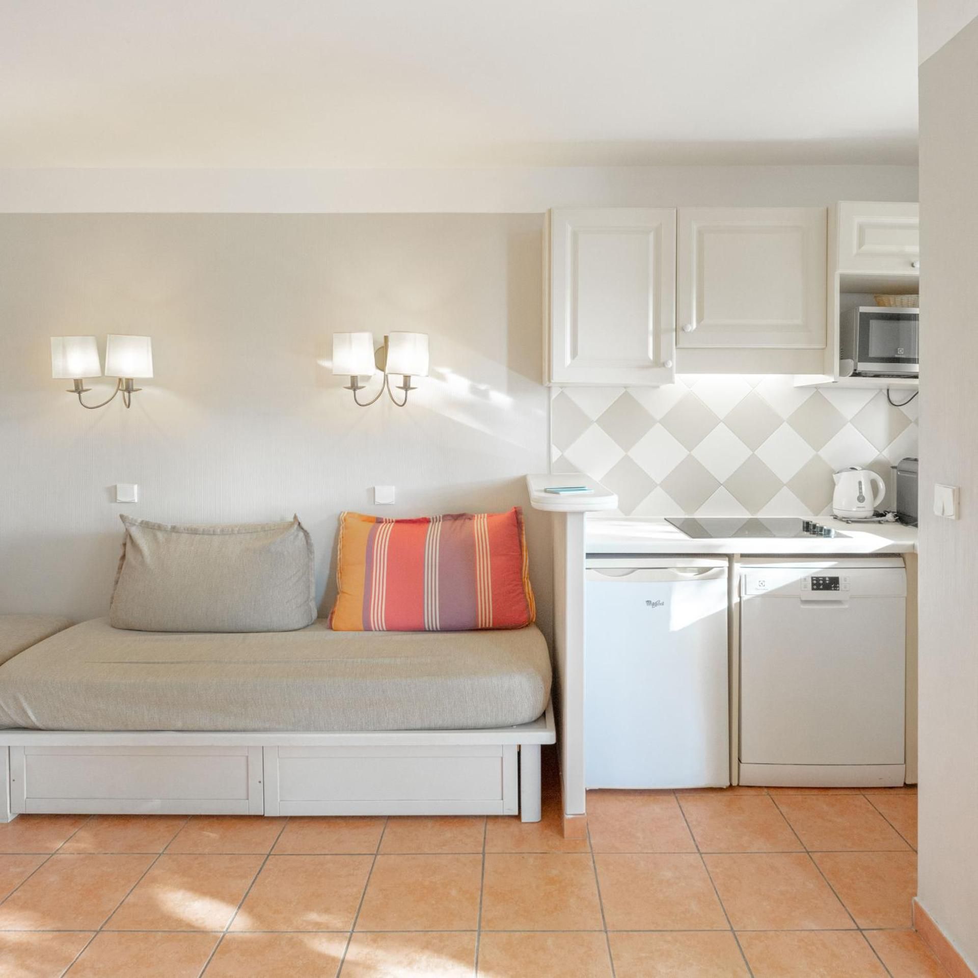 One-Bedroom Apartment with Terrace or Balcony (5 People) - River View