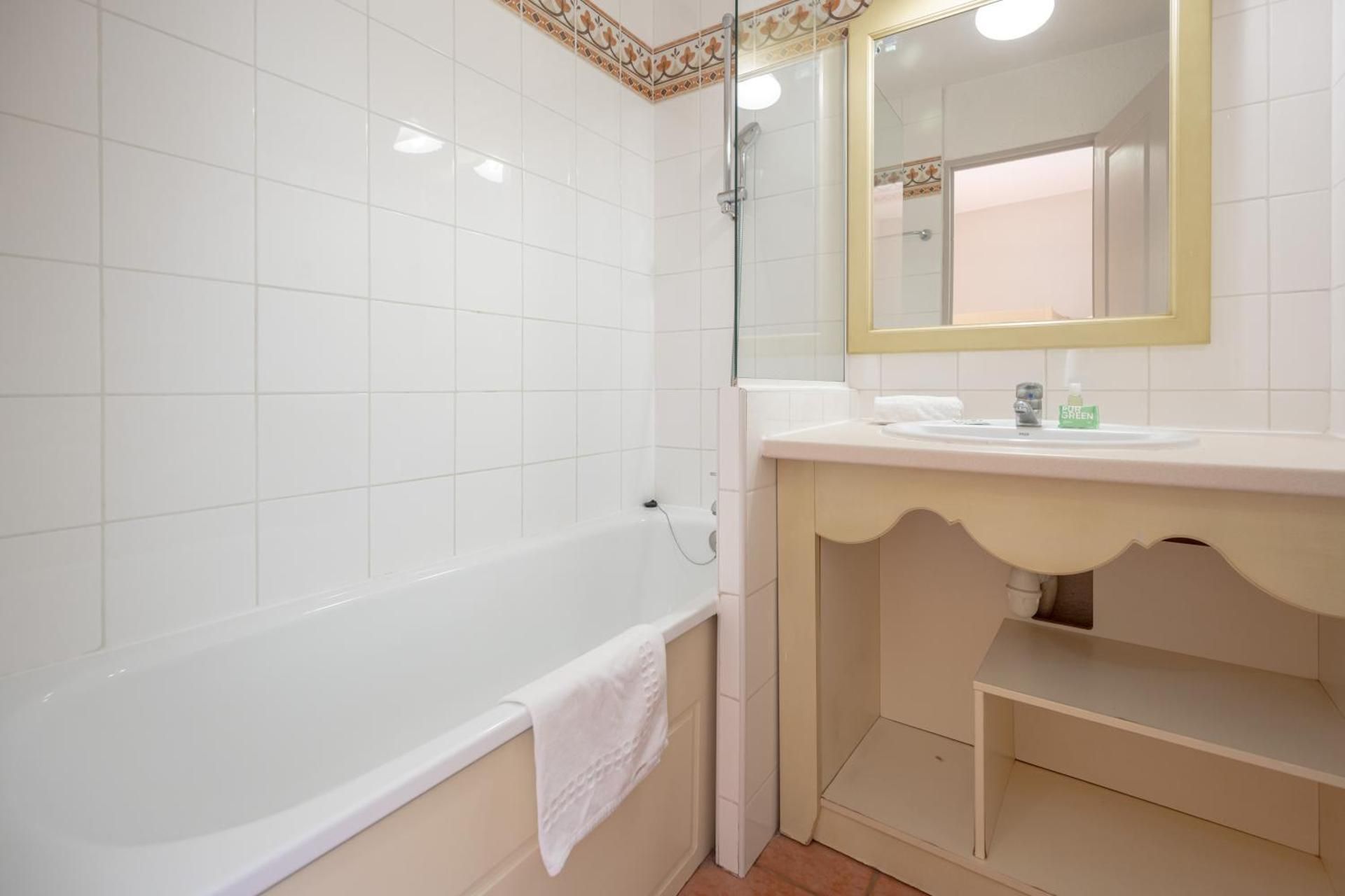 Studio with Sleeping Alcove and Terrace or Balcony (4 People)