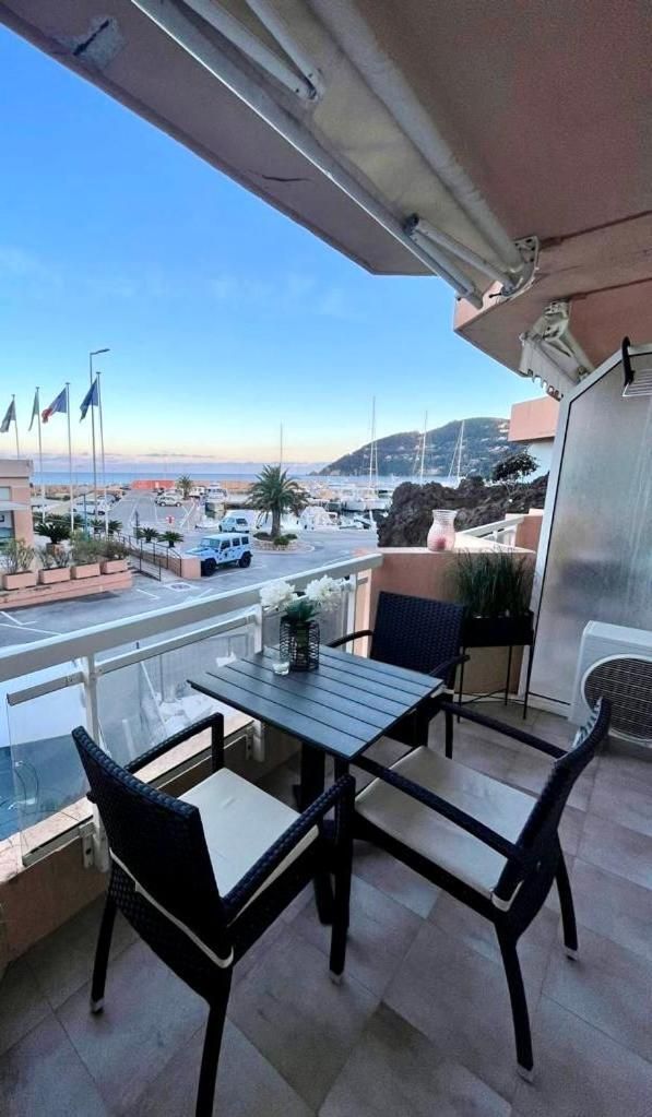 Studio with Balcony
