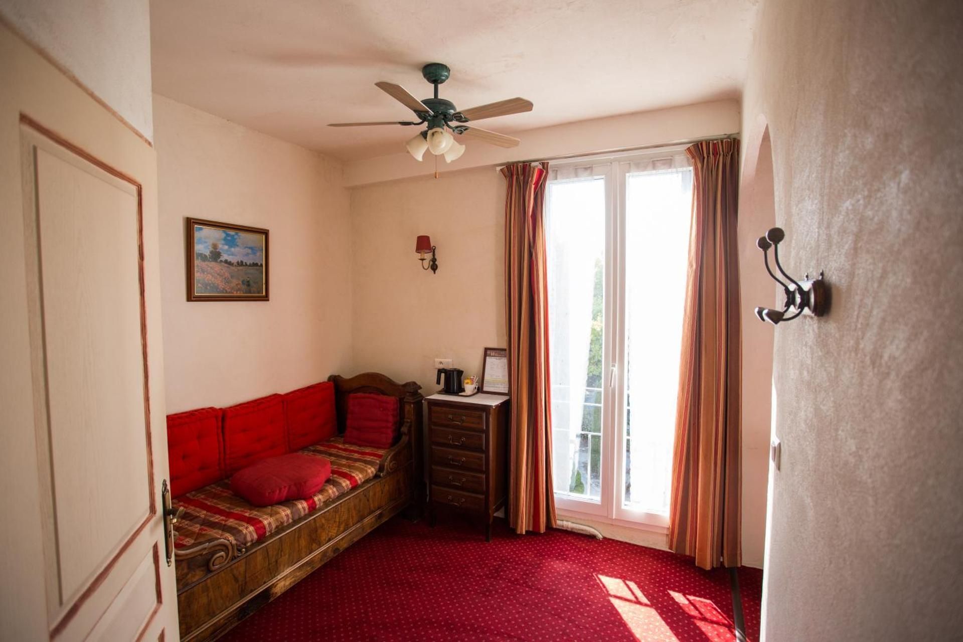 Family Room (4 Adults)