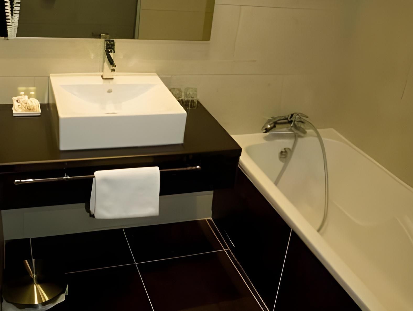 Classic Double with Shower