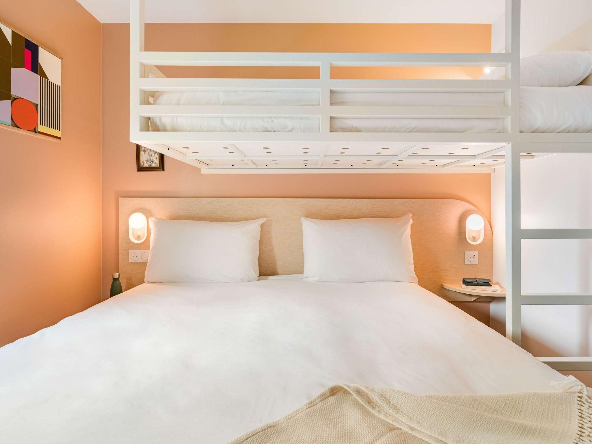 Pop Triple Room With 1 Double Bed And 1 Bunk Bed