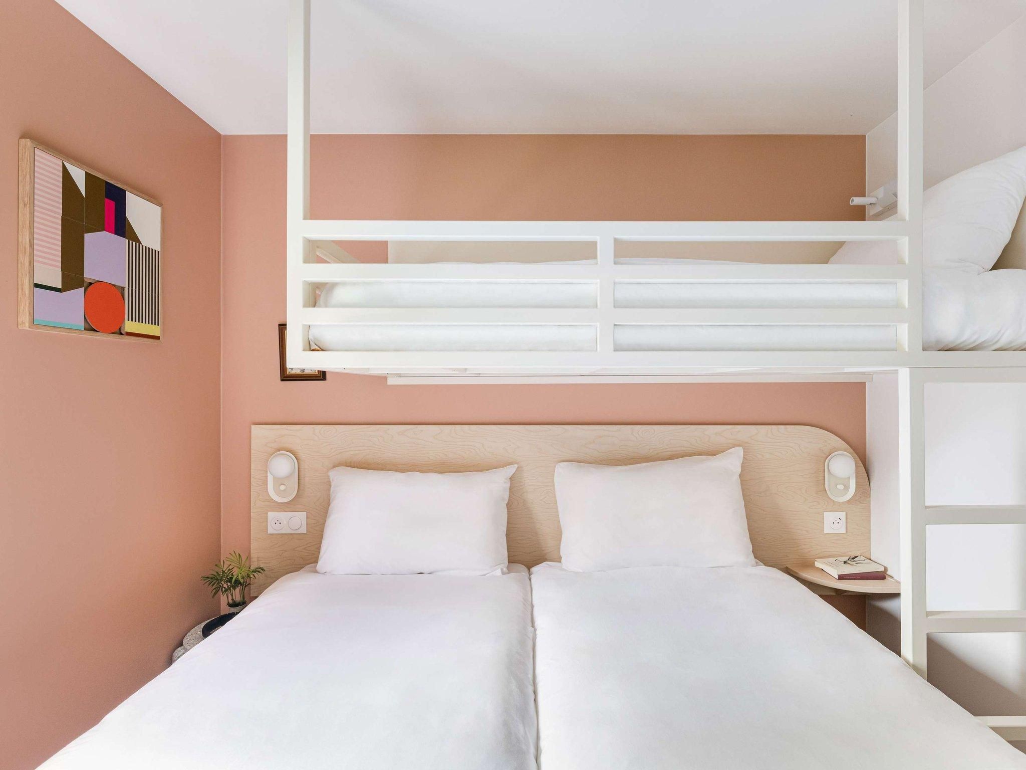Pop Triple Room With 2 Single-Size Beds And 1 Bunk Bed