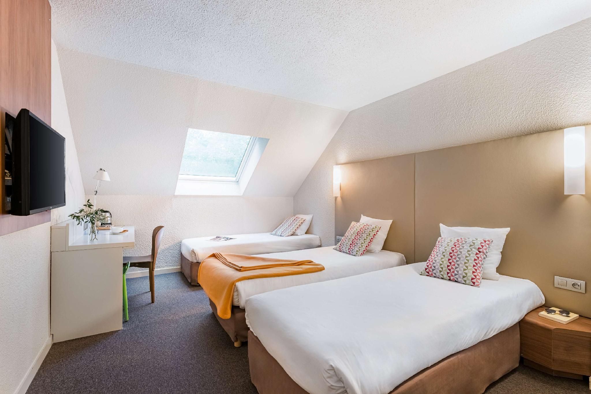 Triple Room- 3 single beds