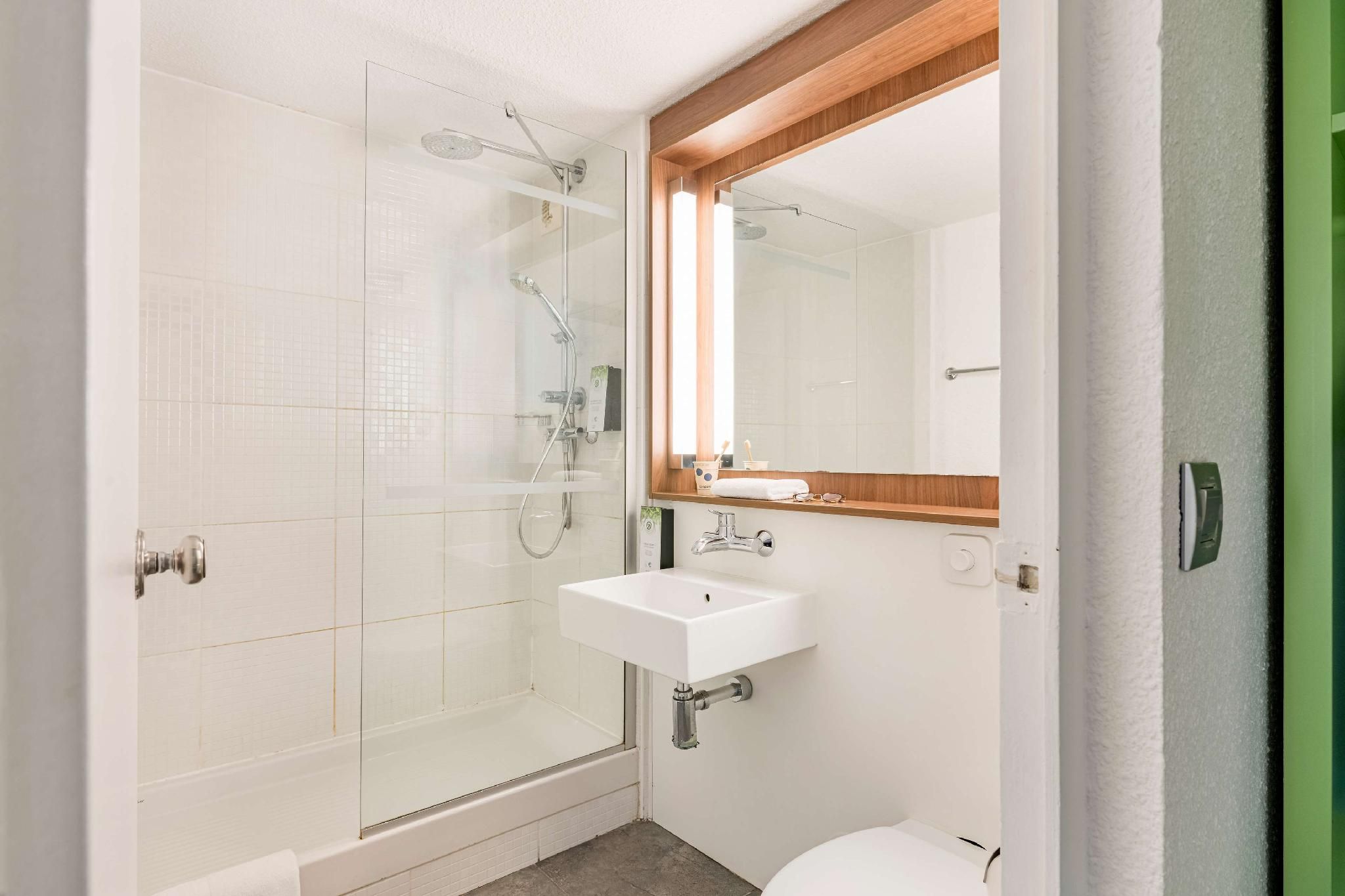 Standard Room - 1 Double Bed 2 Single Beds