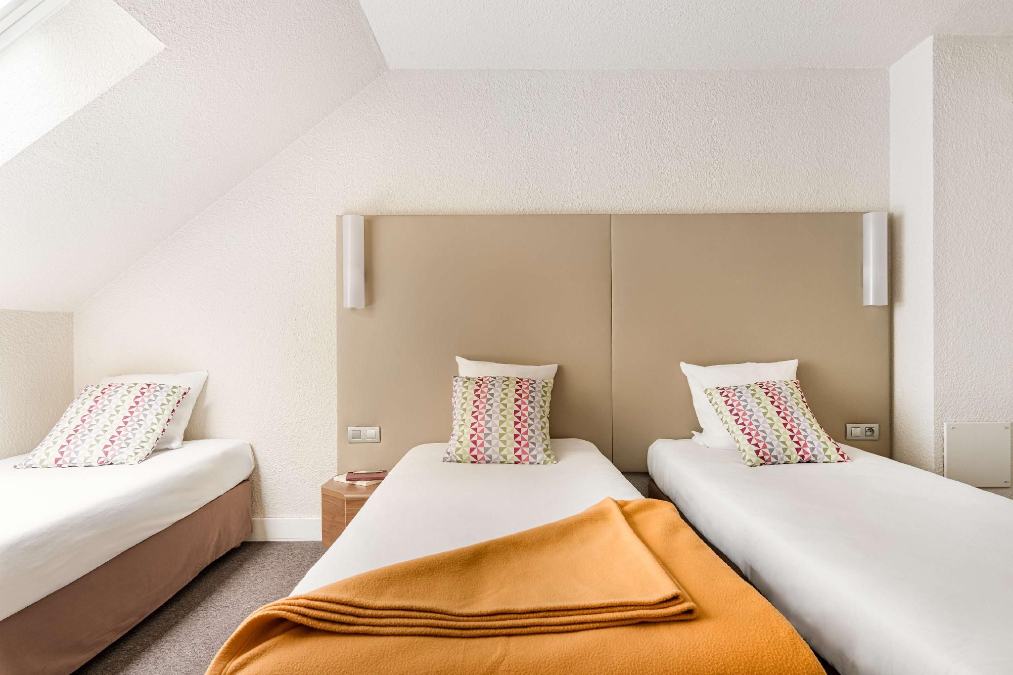Triple Room- 3 single beds