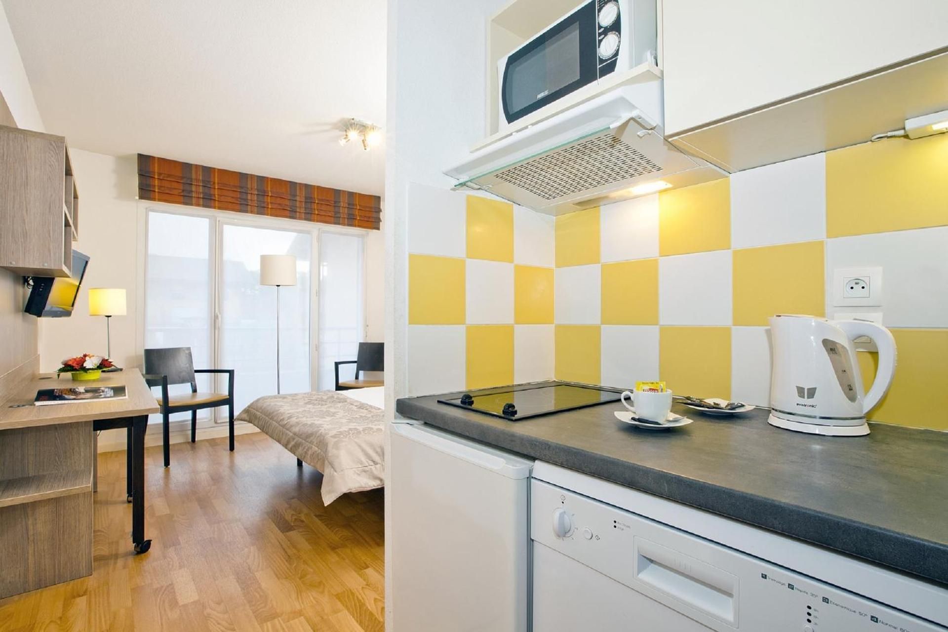 Studio (2 Adults)