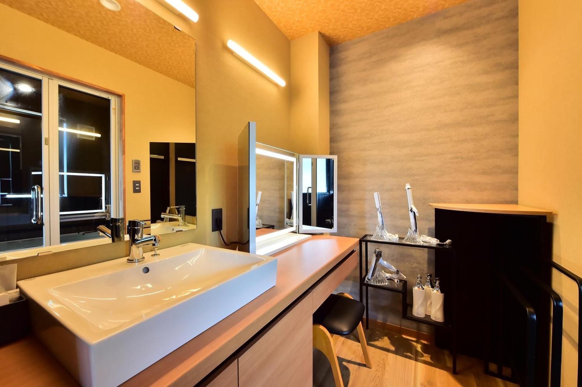 Suite with River View