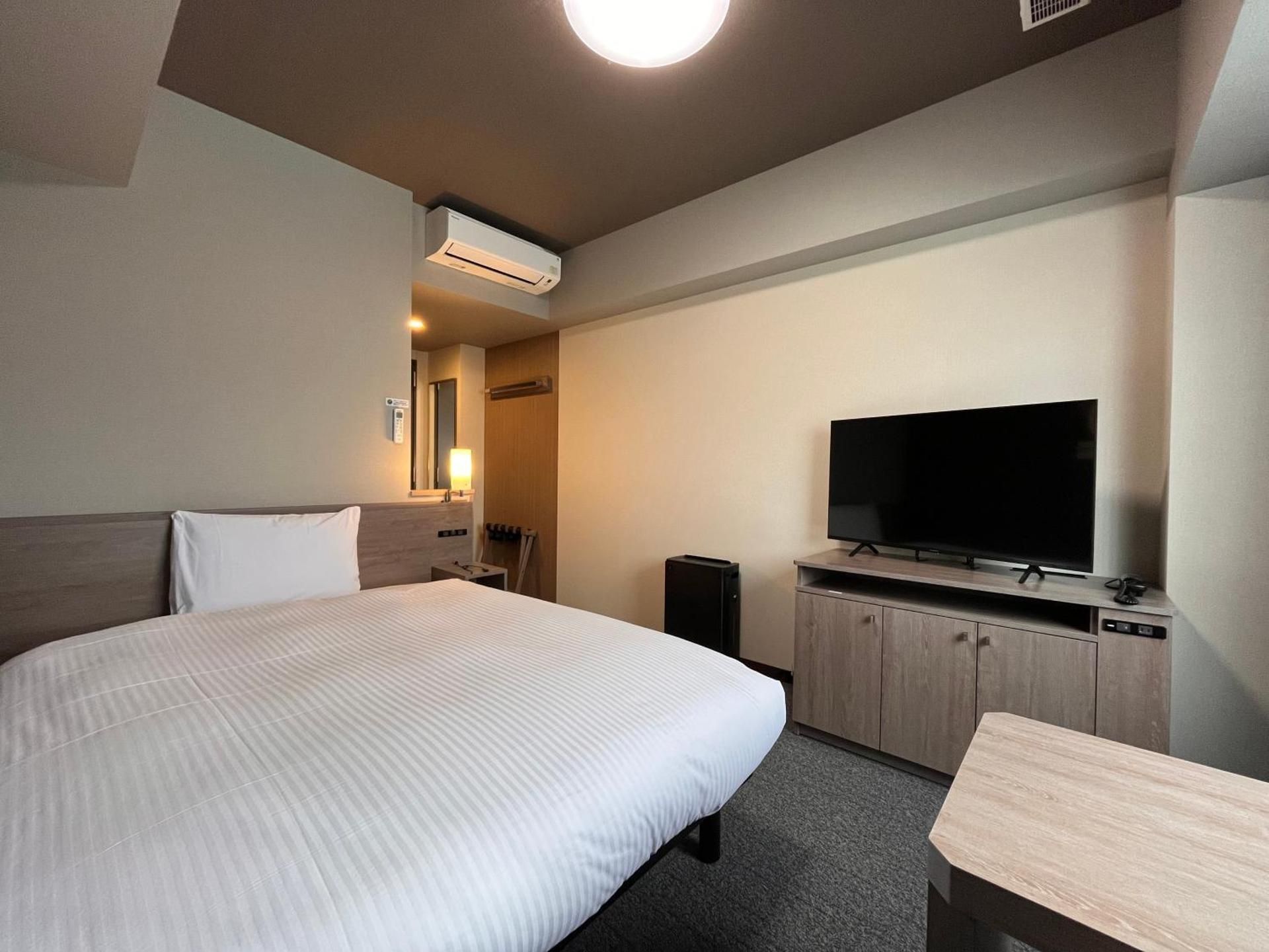 Single Room - Smoking, E-Cigarettes Only