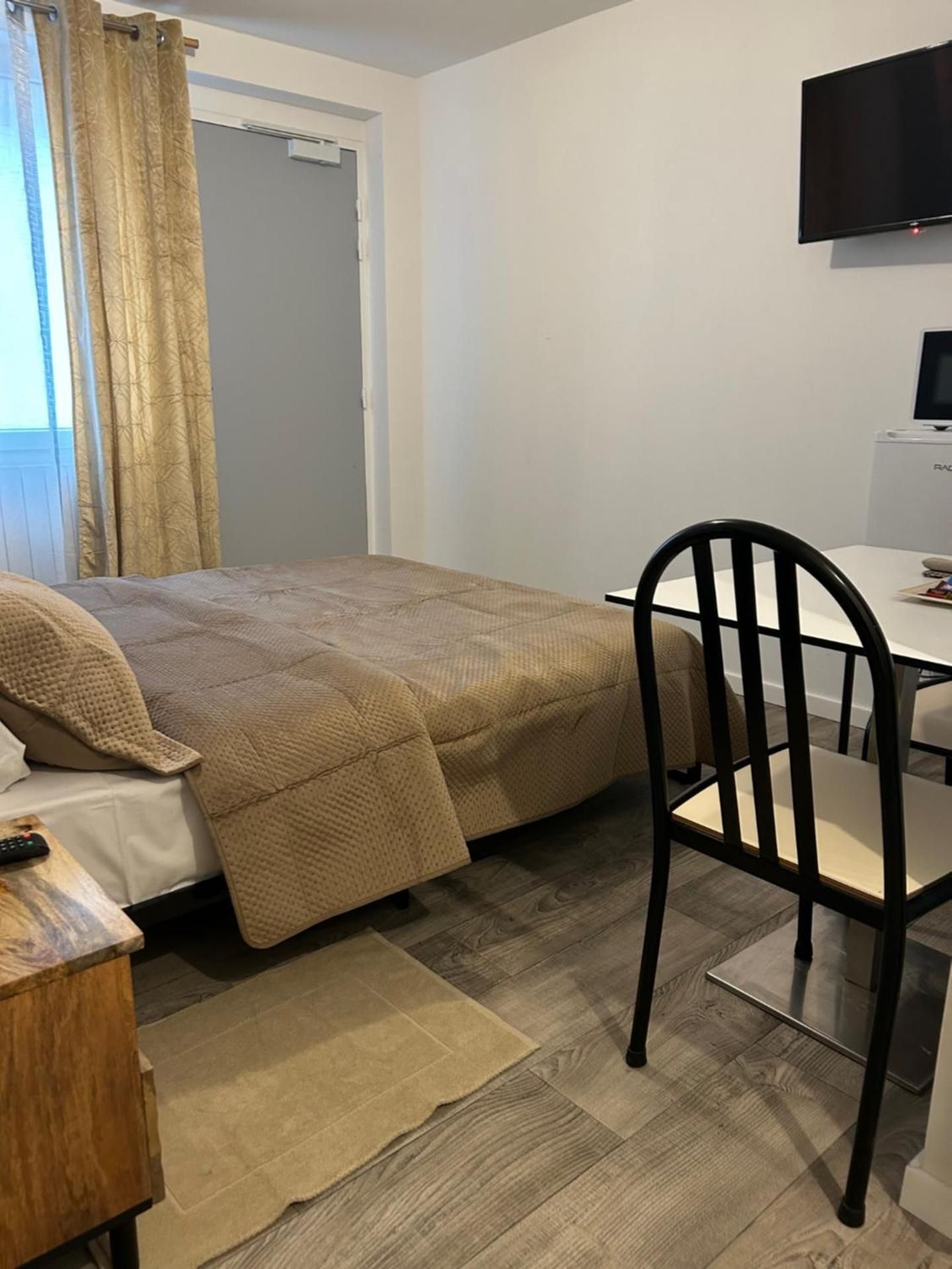 Double Room with Private Bathroom
