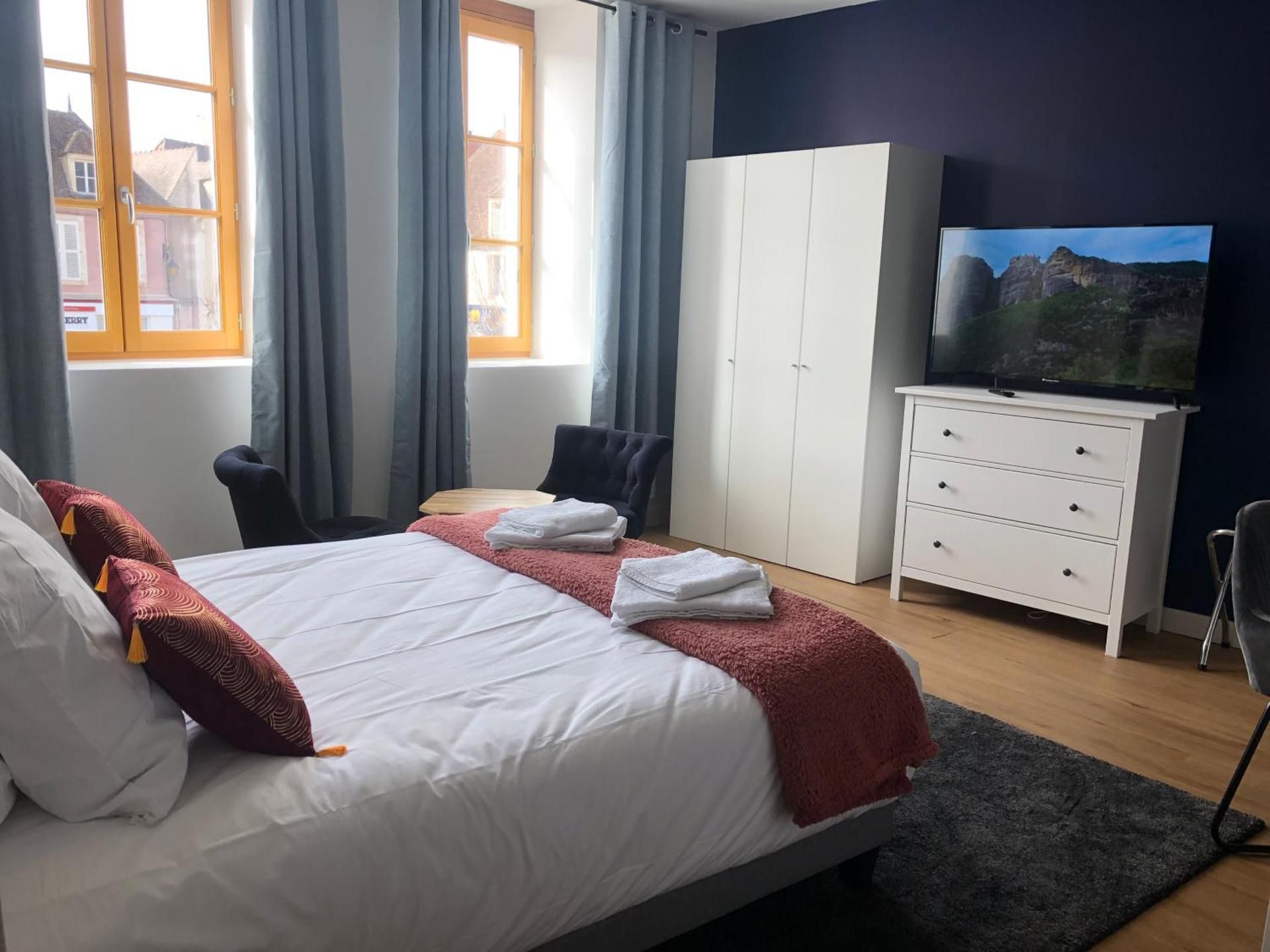 Deluxe Queen Room