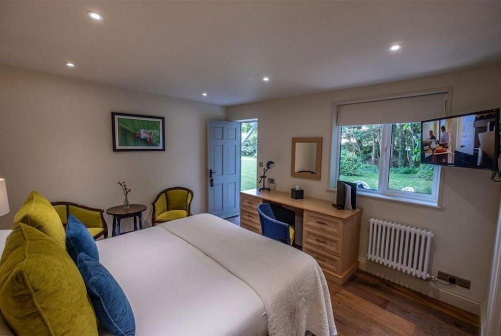 Classic Double Room, Garden View