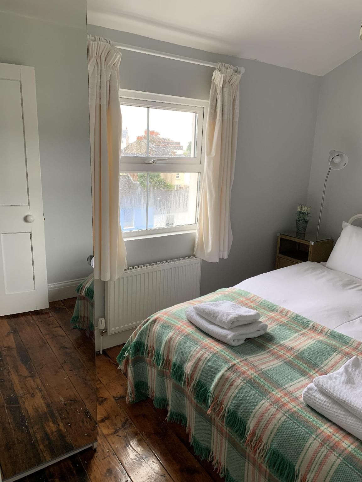 Cottage-Comfort-Private Bathroom-City View-Victorian cottage