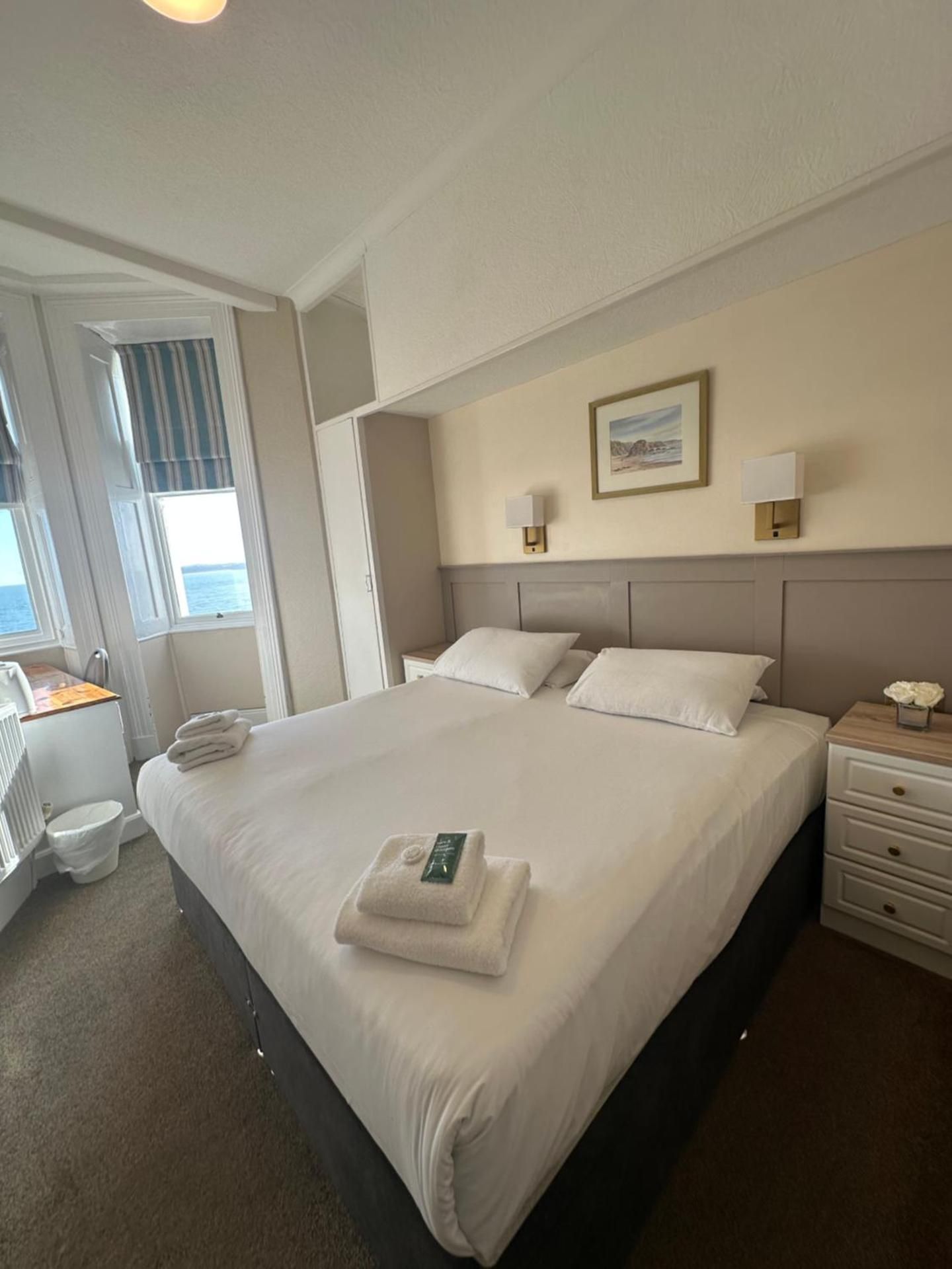 Double or Twin Room with Sea View