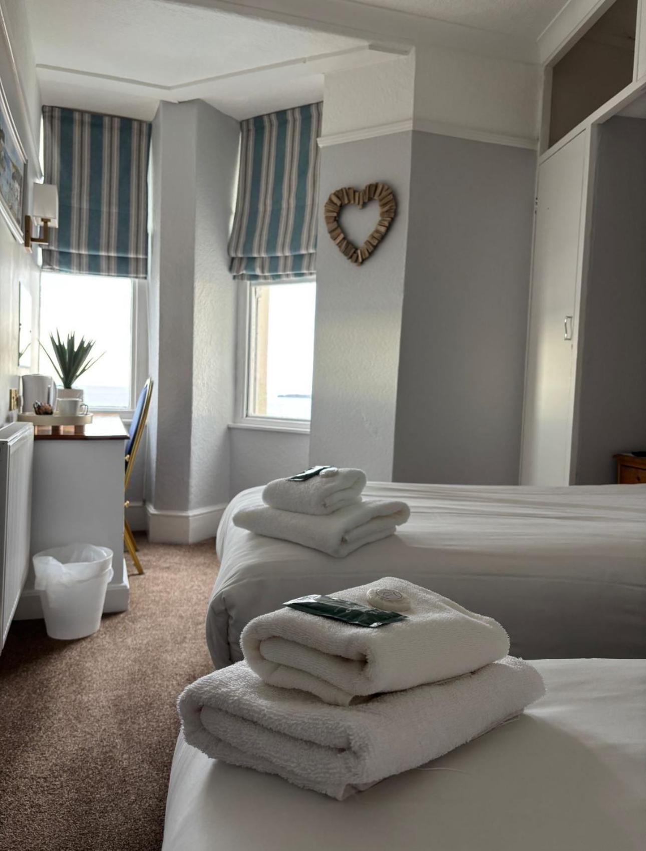 Double or Twin Room with Sea View