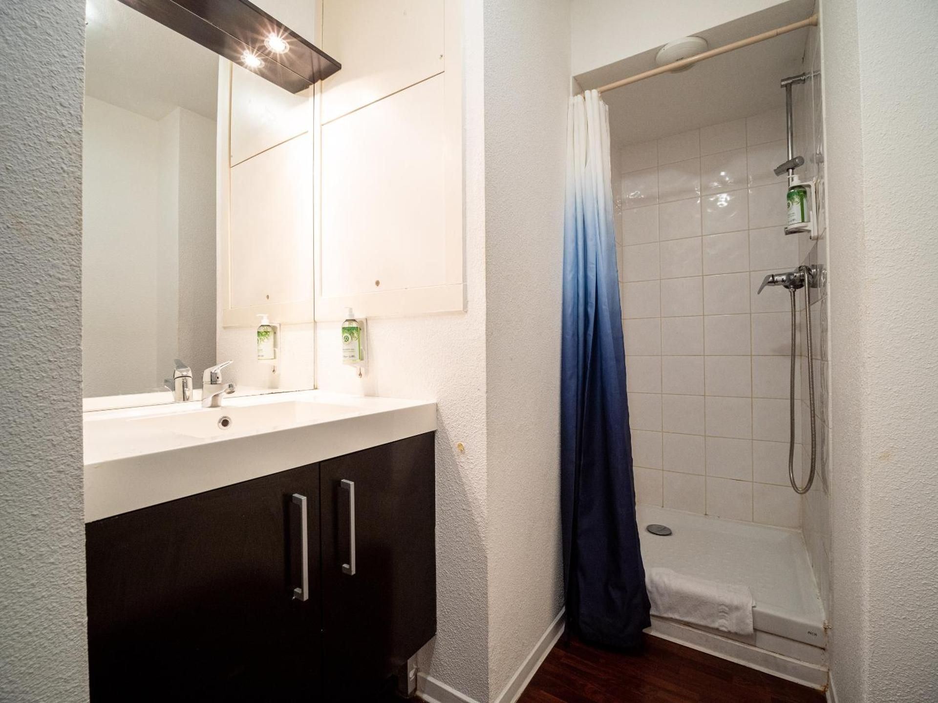 Studio (2 Adults)