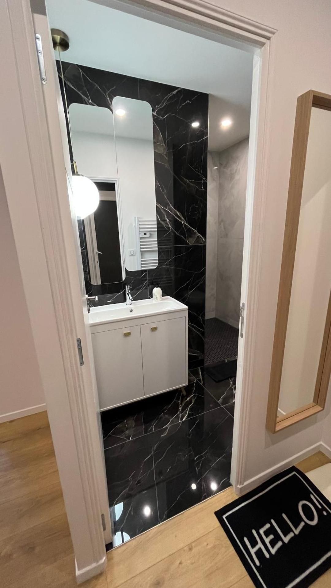 Deluxe Room (2 Adults + 1 Child)