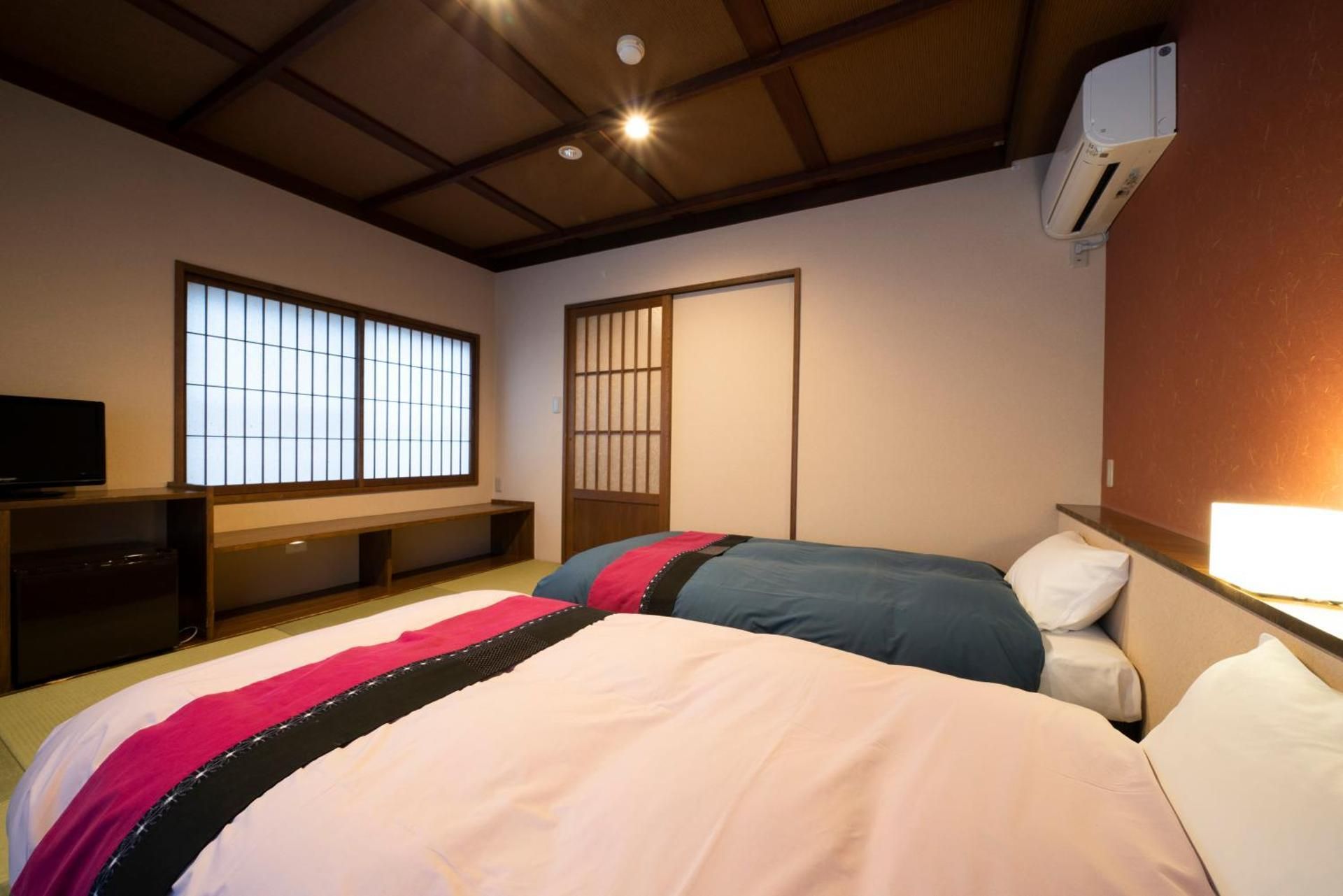 Compact Twin Room with Shared Bath