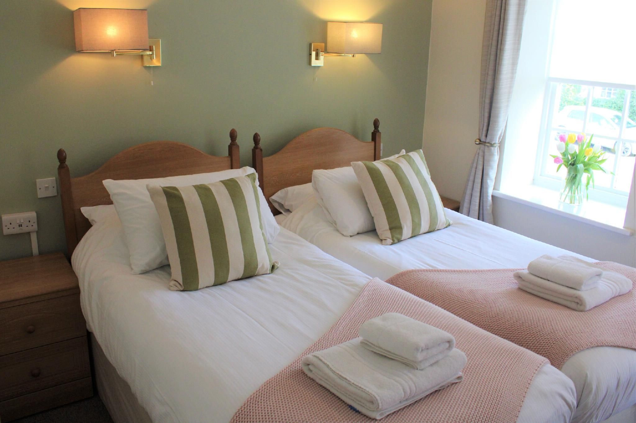 Standard-Cottage-Private Bathroom-SWALDALE