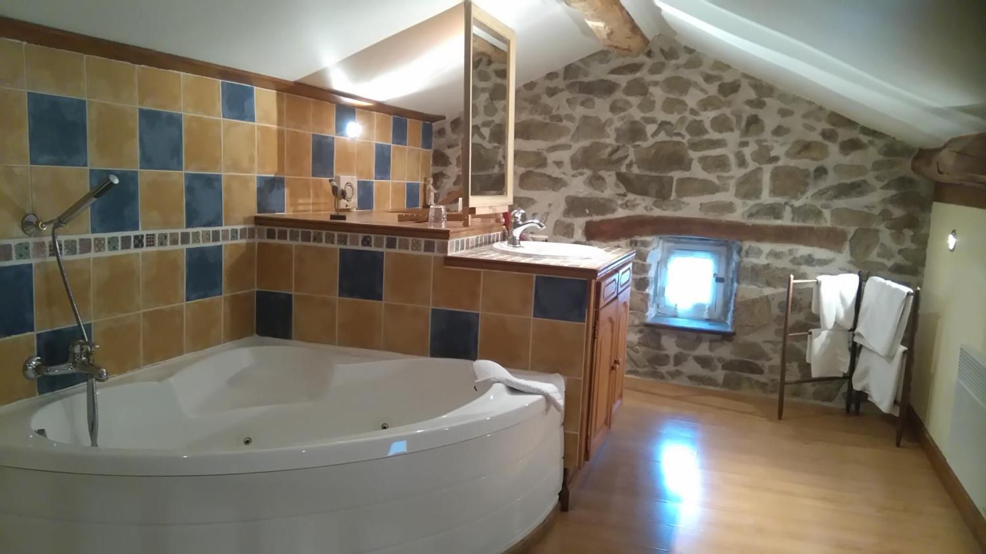 Double Room with Spa Bath