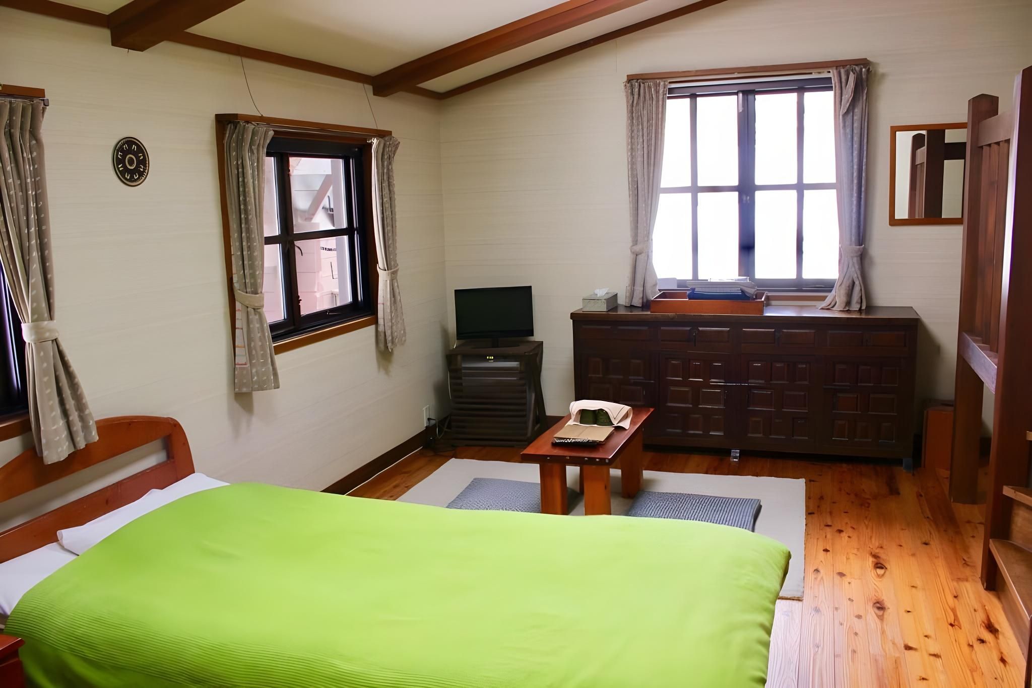 1 Twin Bed Room