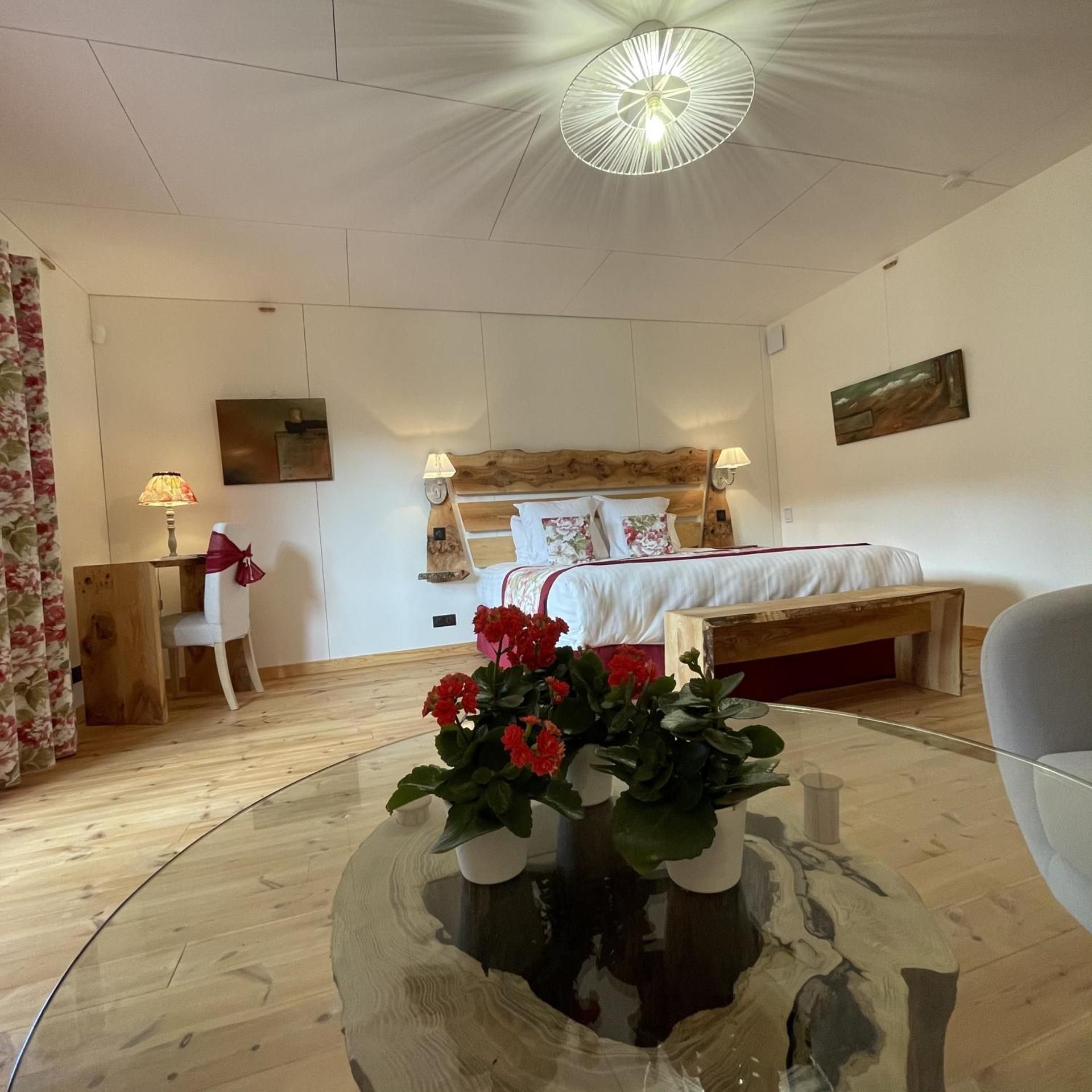 Deluxe Suite with Spa Bath