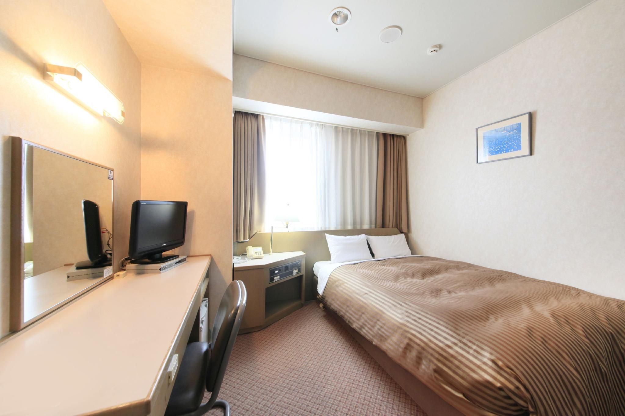 Non-Smoking Semi-double Room