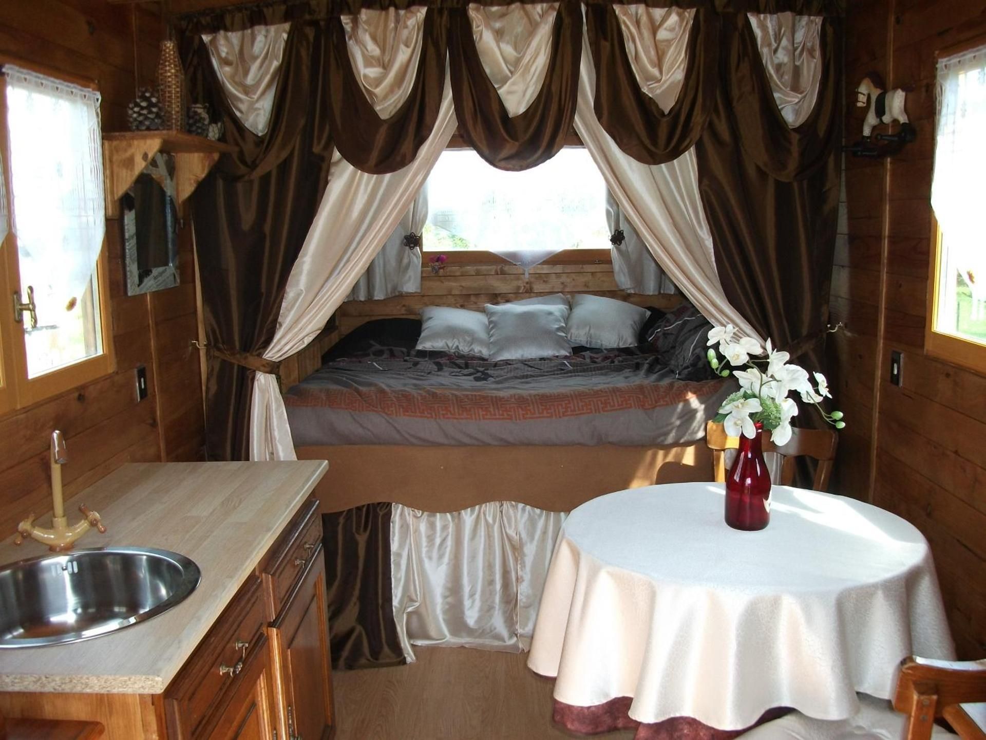 Standard Double Room with Shared Bathroom