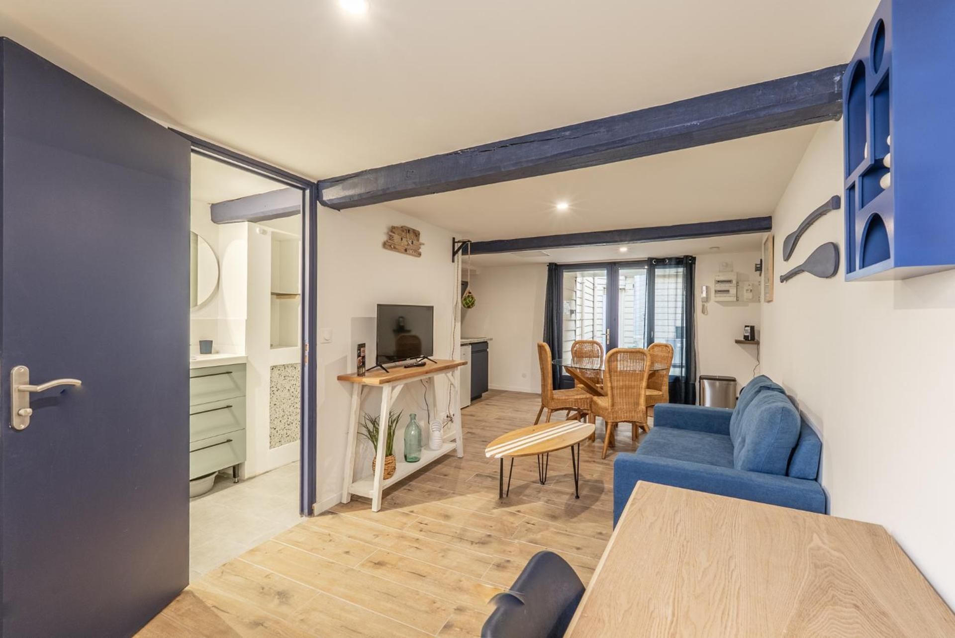 One-Bedroom Apartment