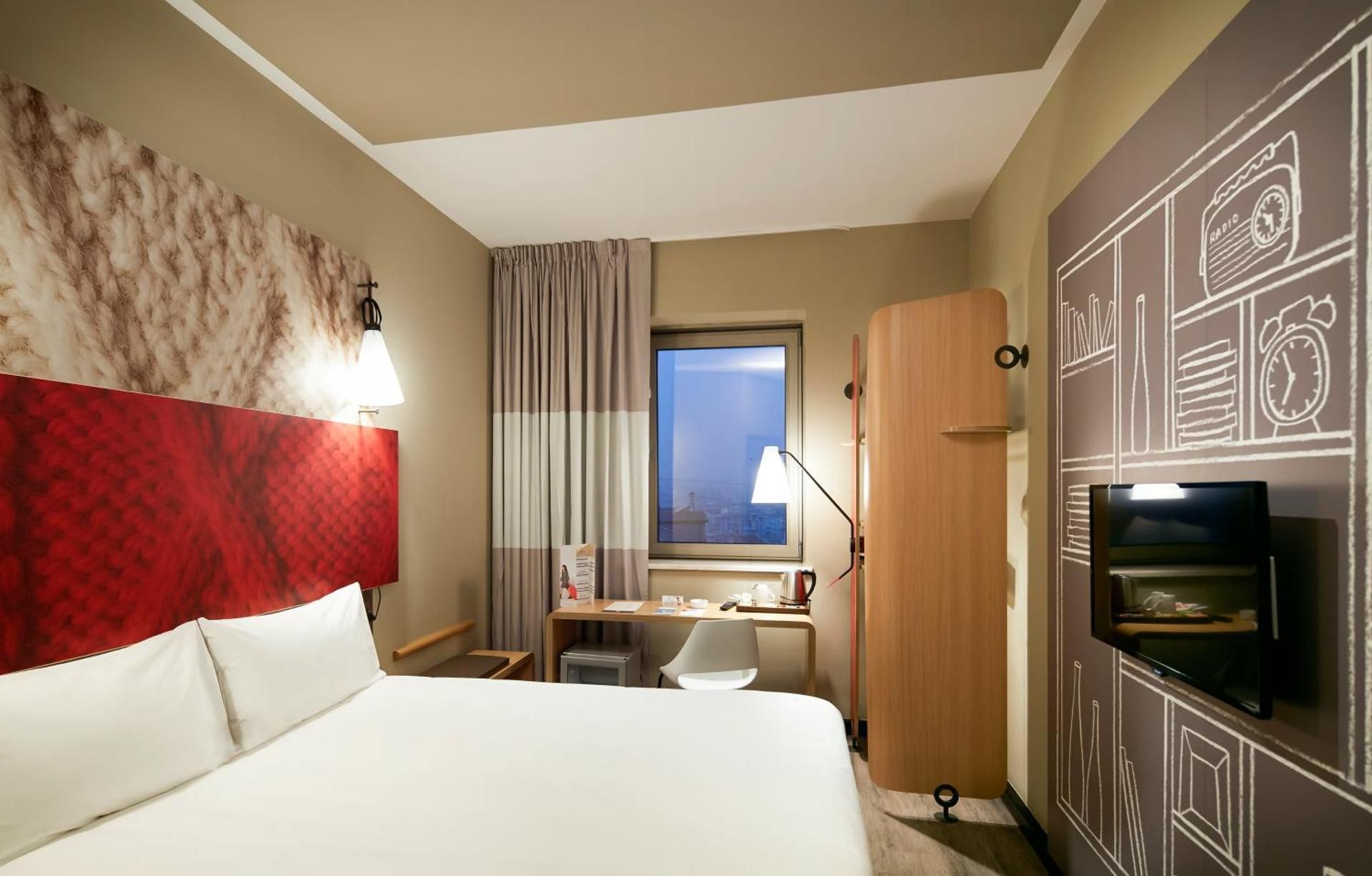 Two side by side double rooms - non communicating