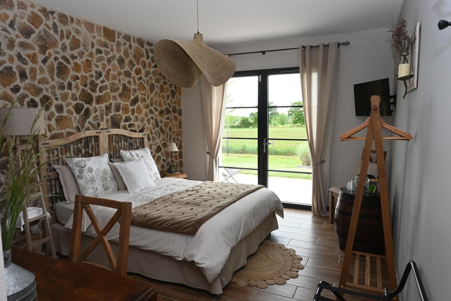 Queen Room with Garden View