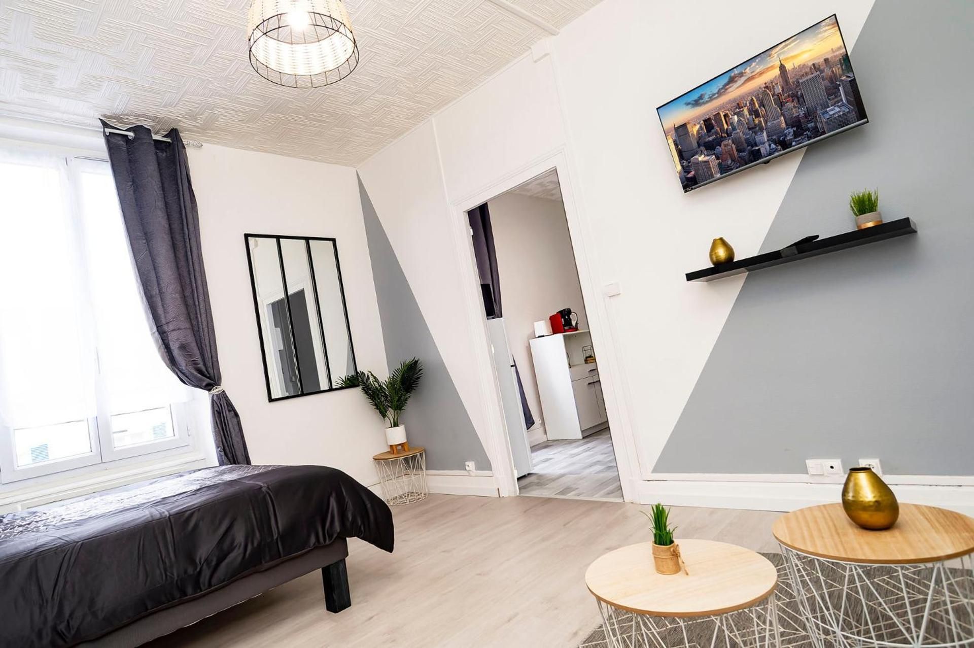 One-Bedroom Apartment