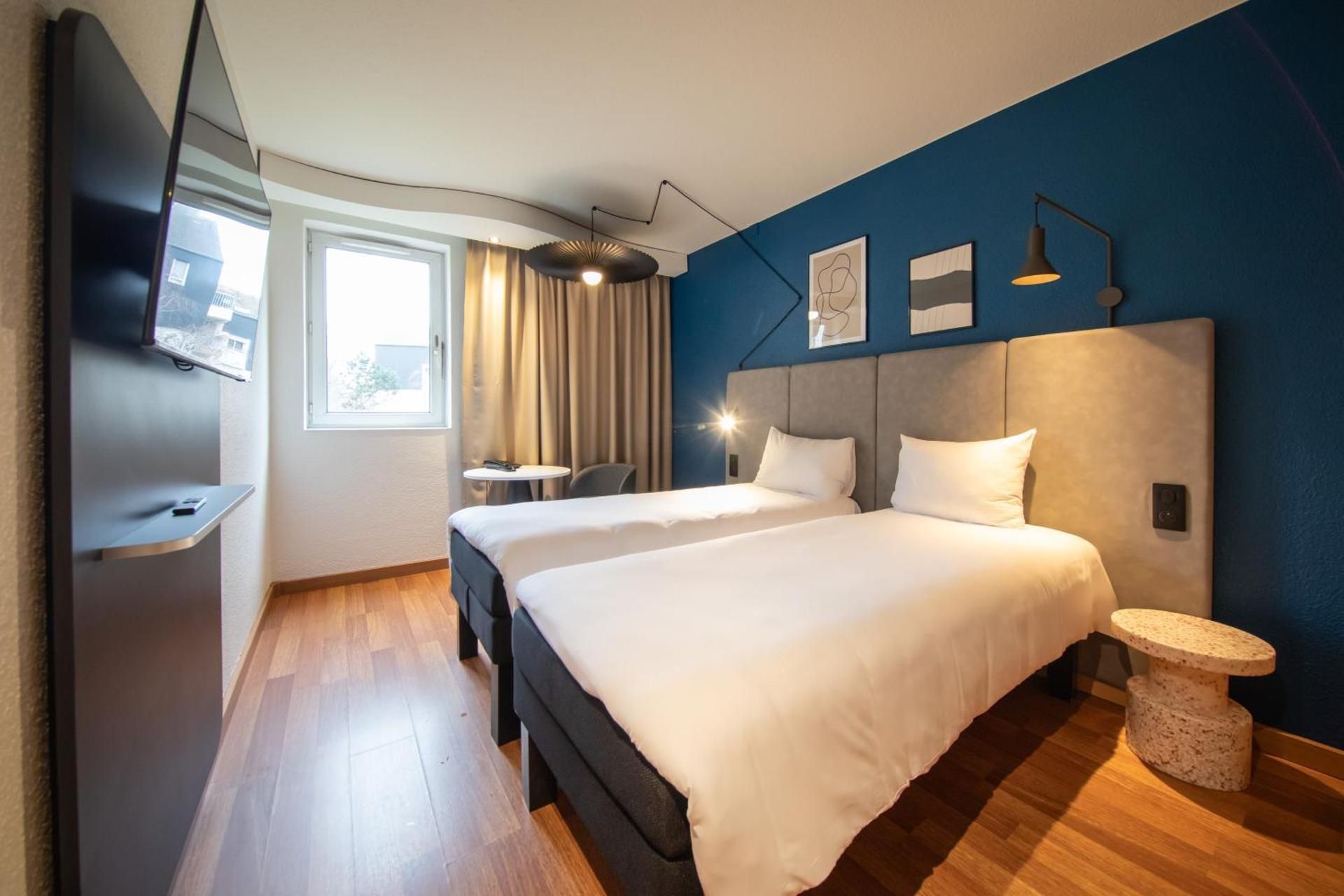 Standard Room with two single beds
