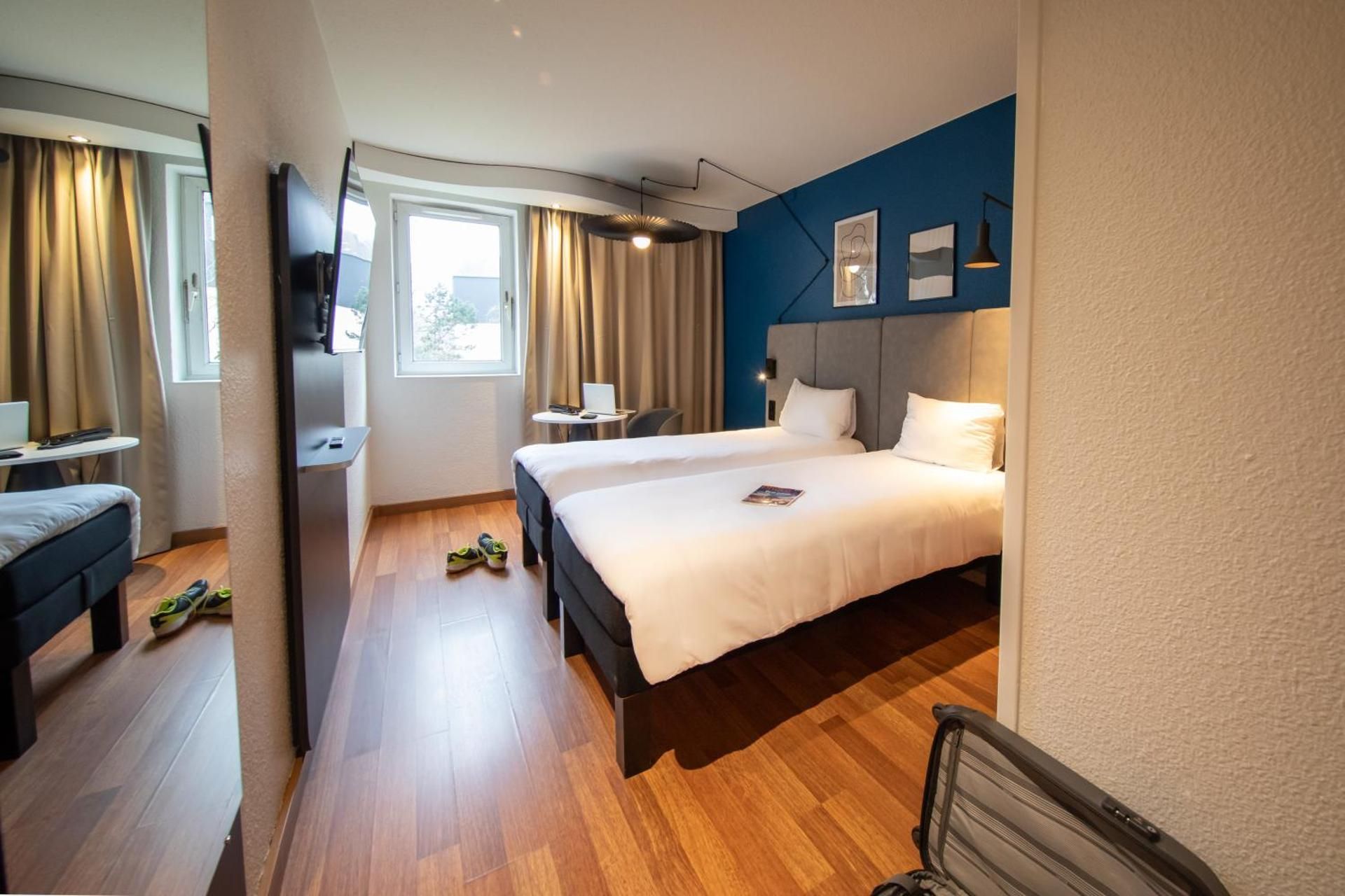 Standard Room with two single beds